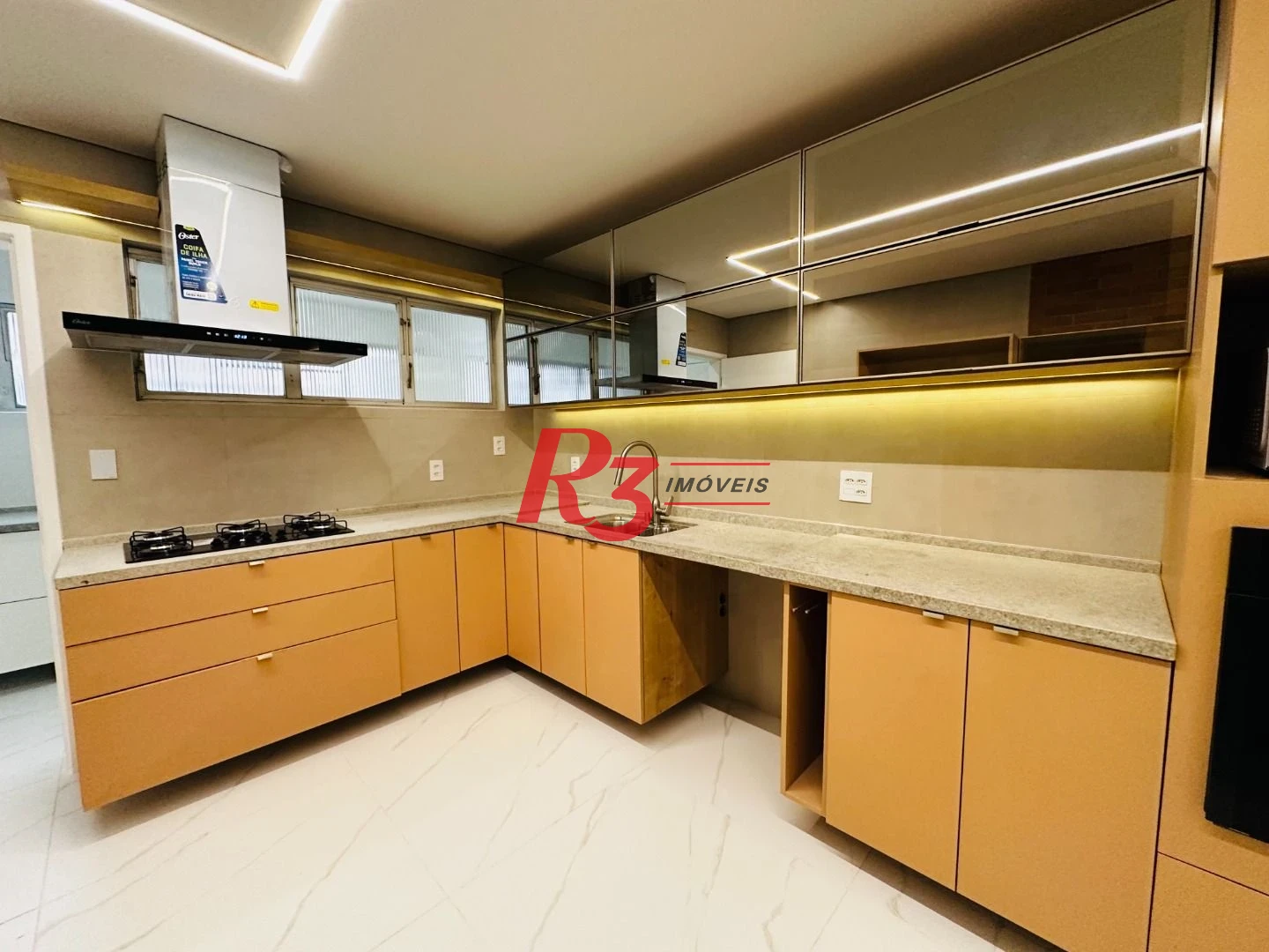 Apartamento com 3 dormitórios à venda, 150 m² por R$ 1.990.000,00 - Boqueirão - Santos/SP
