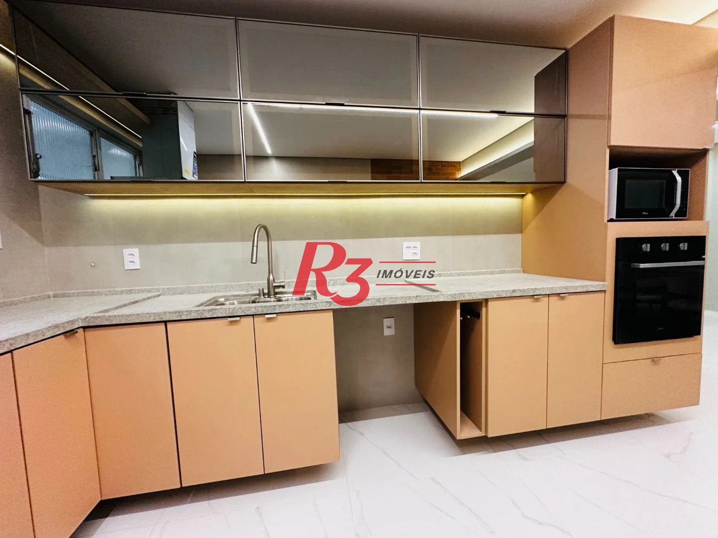 Apartamento com 3 dormitórios à venda, 150 m² por R$ 1.990.000,00 - Boqueirão - Santos/SP