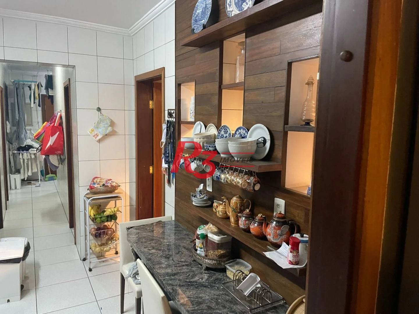 Apartamento á venda  3 dormitórios 2 Vgs Boqueirão Santos