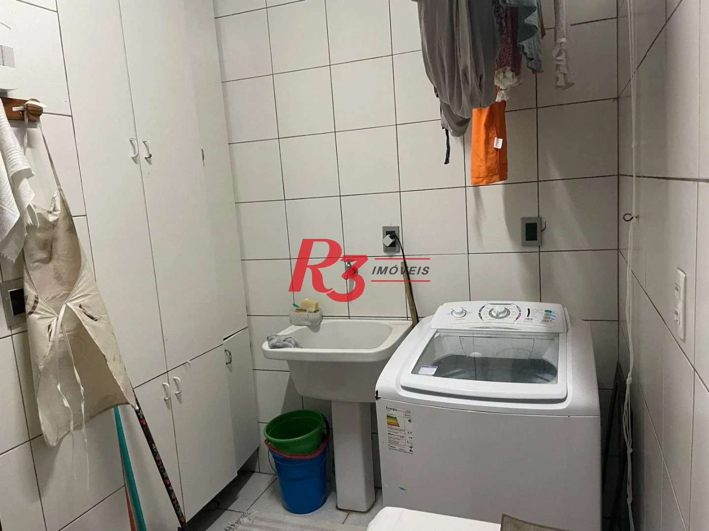 Apartamento á venda  3 dormitórios 2 Vgs Boqueirão Santos