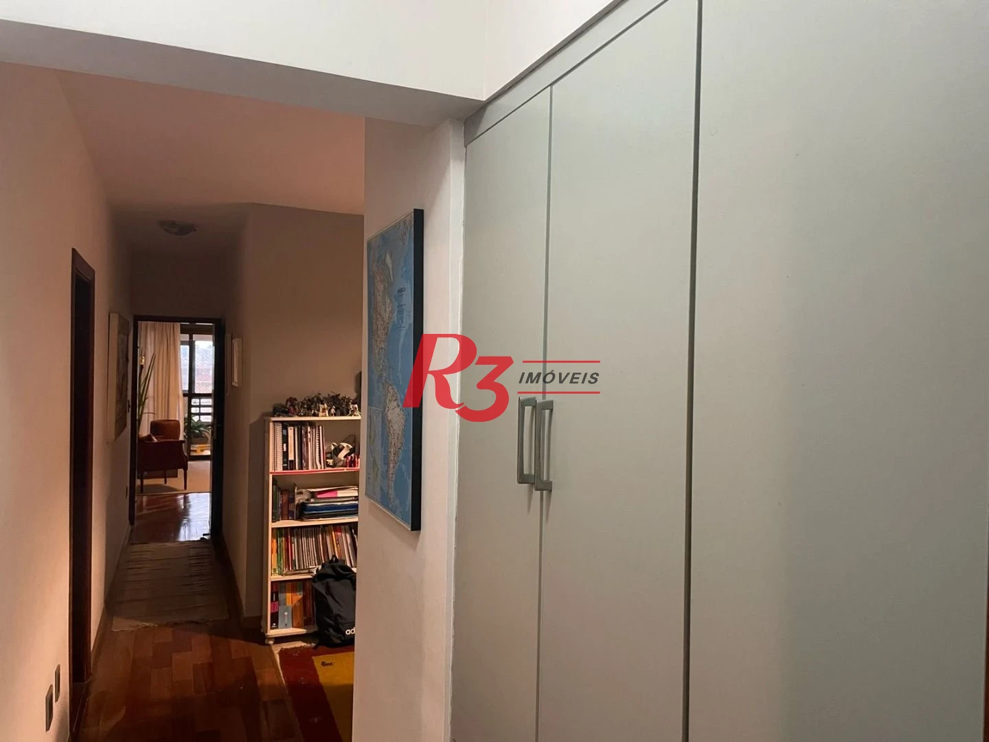 Apartamento á venda  3 dormitórios 2 Vgs Boqueirão Santos