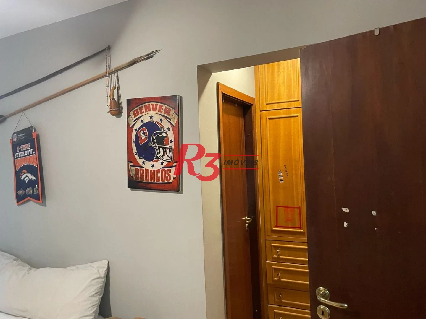 Apartamento á venda  3 dormitórios 2 Vgs Boqueirão Santos