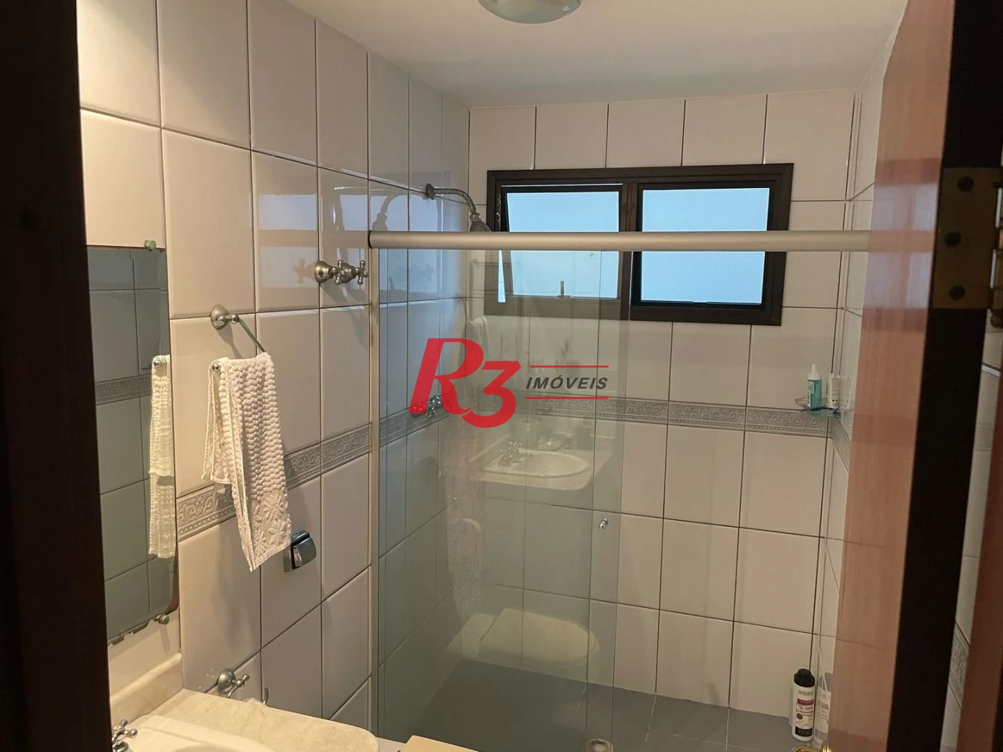 Apartamento á venda  3 dormitórios 2 Vgs Boqueirão Santos