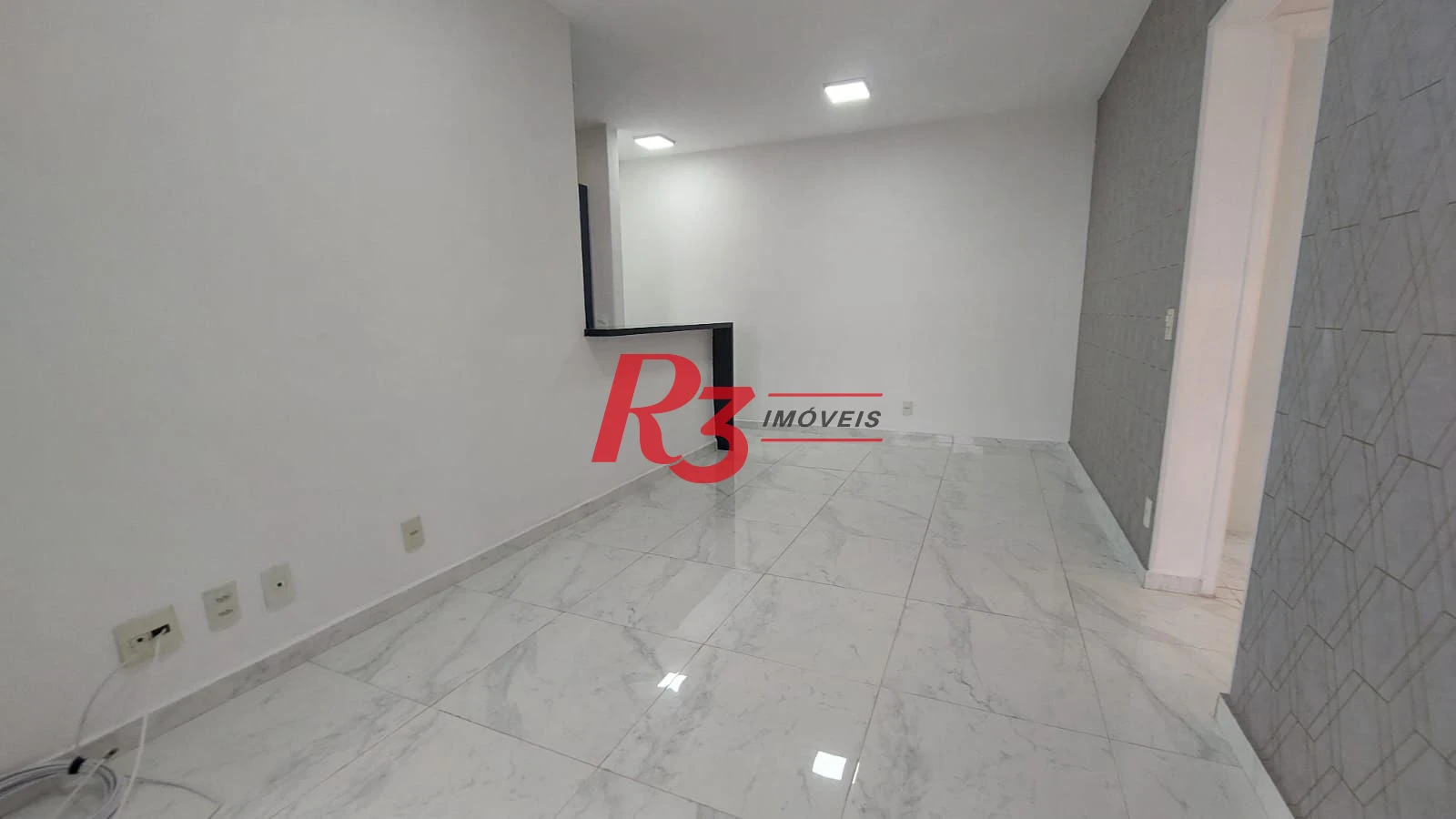 Apartamento com 2 dormitórios à venda, 66 m² por R$ 710.000,00 - José Menino - Santos/SP