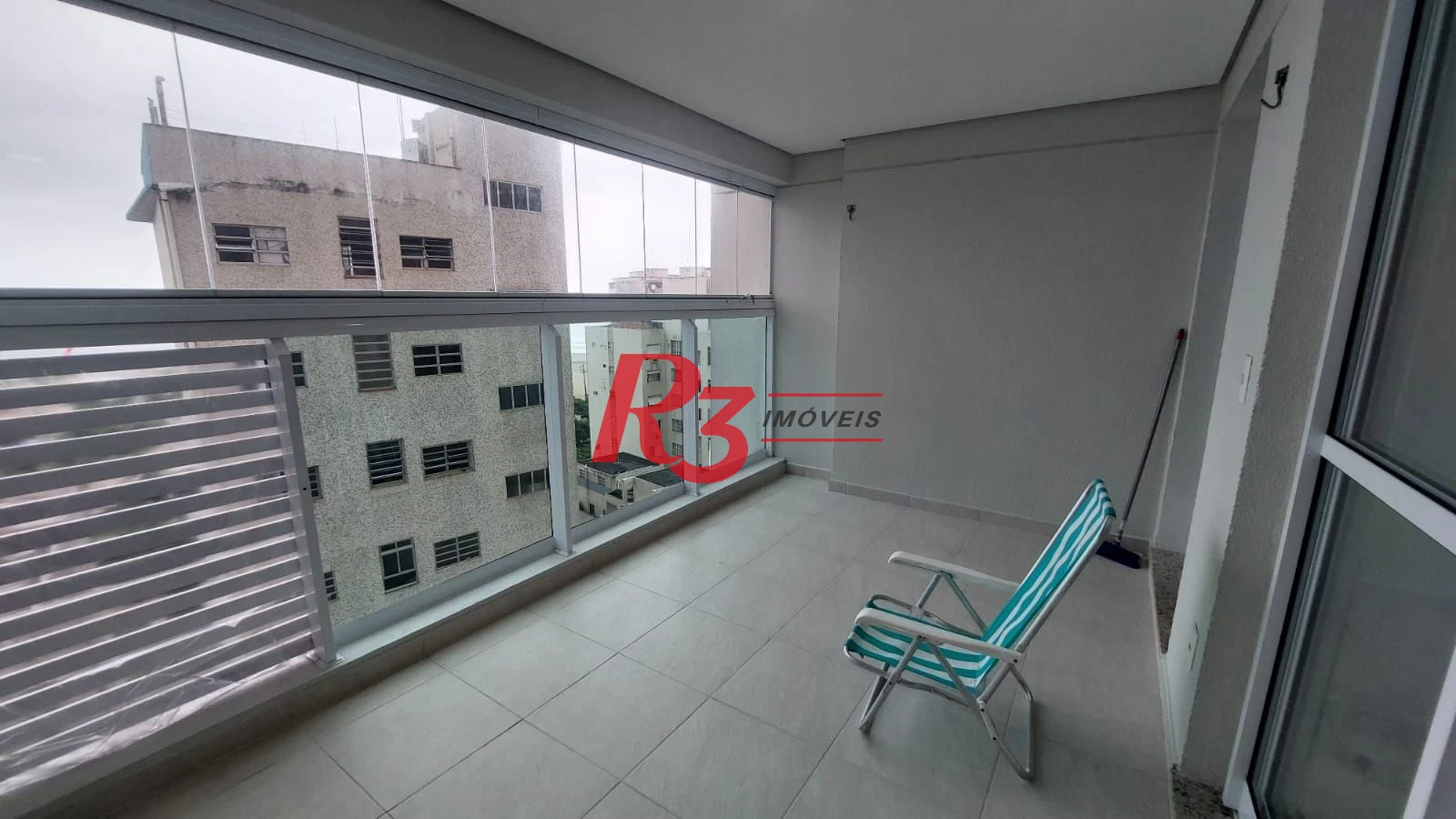 Apartamento com 2 dormitórios à venda, 66 m² por R$ 710.000,00 - José Menino - Santos/SP