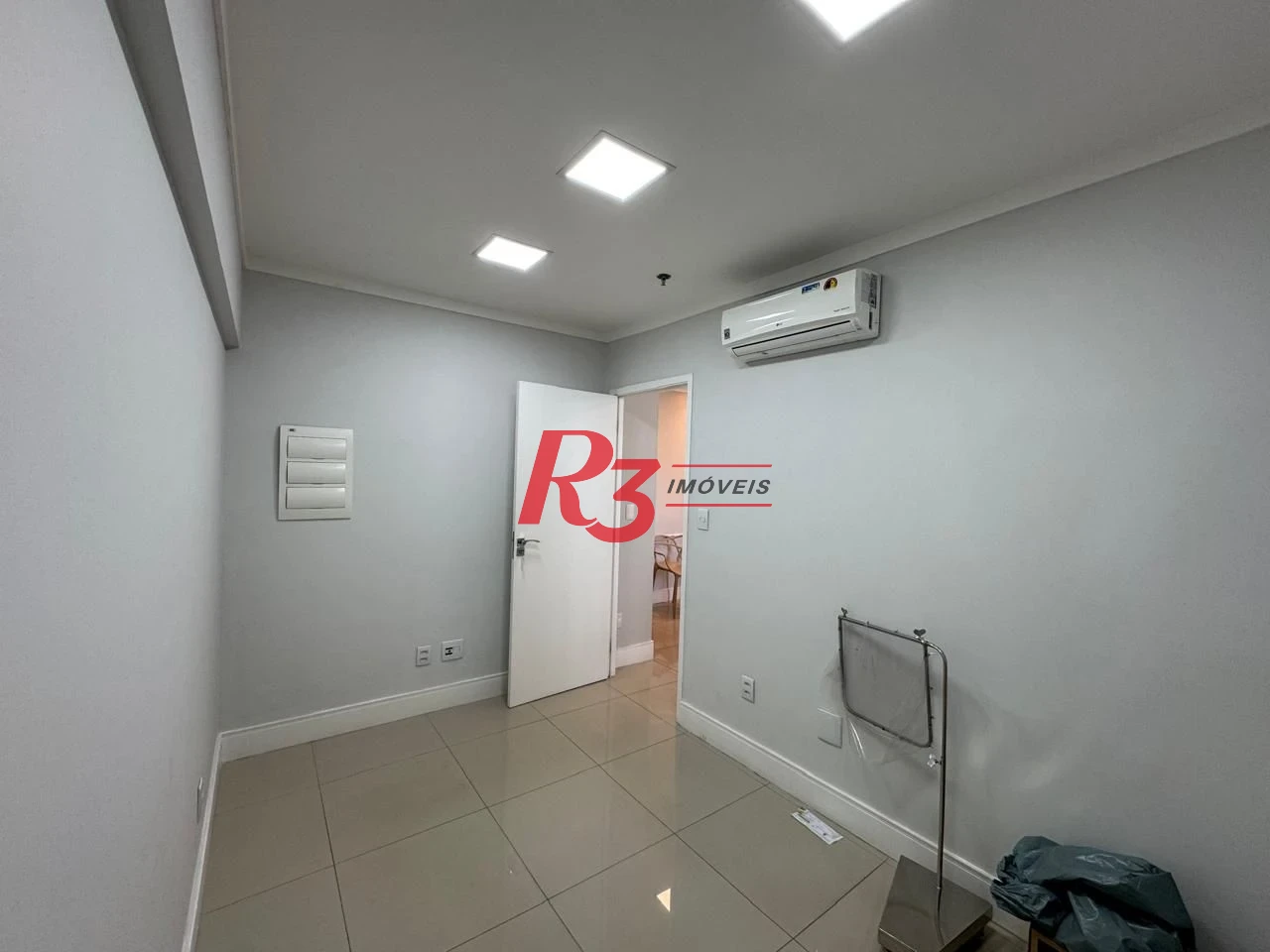 Sala para alugar, 12 m² por R$ 2.500,00/mês - Vila Matias - Santos/SP