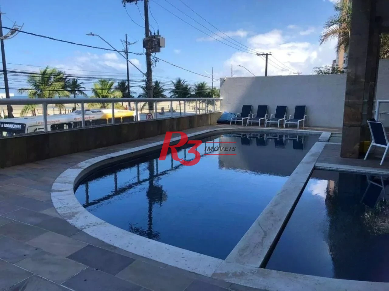 Apartamento com 2 dormitórios à venda, 72 m² por R$ 586.000,00 - Boqueirão - Praia Grande/SP