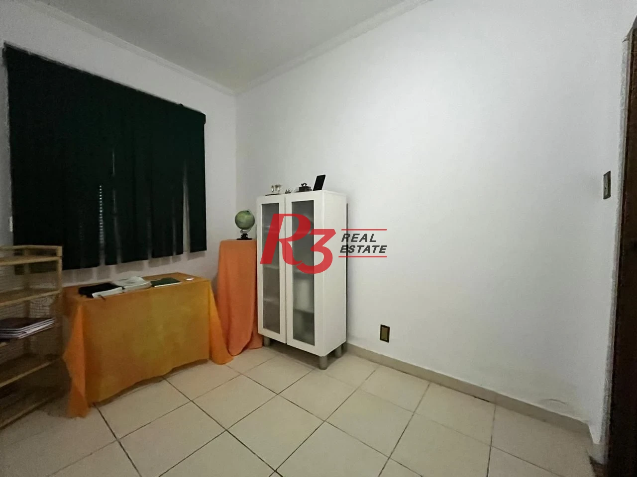 Apartamento com 2 dormitórios à venda, 65 m² por R$ 300.000,00 - Embaré - Santos/SP