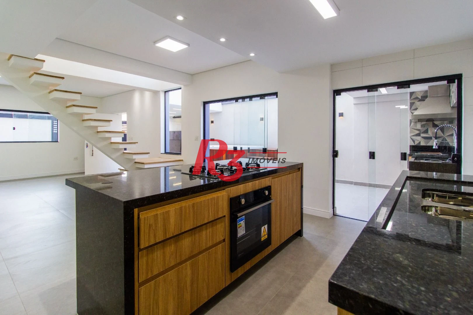 Sobrado à venda, 150 m² por R$ 1.830.000,00 - Ponta da Praia - Santos/SP