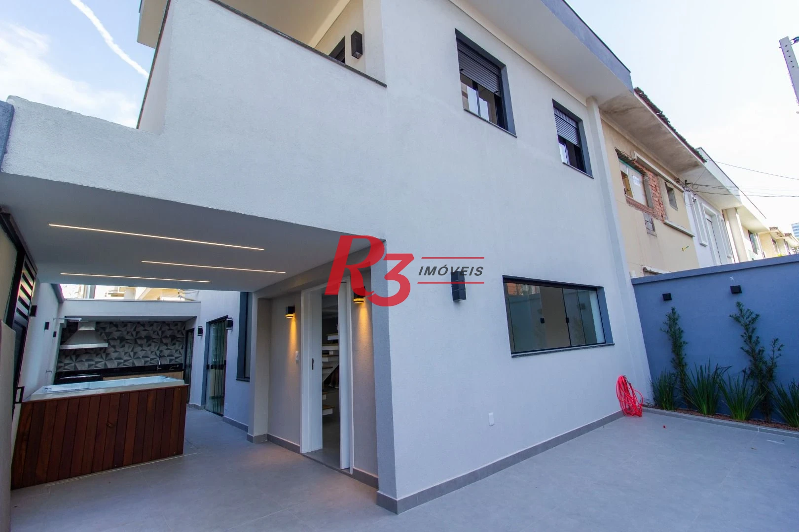 Sobrado à venda, 150 m² por R$ 1.830.000,00 - Ponta da Praia - Santos/SP