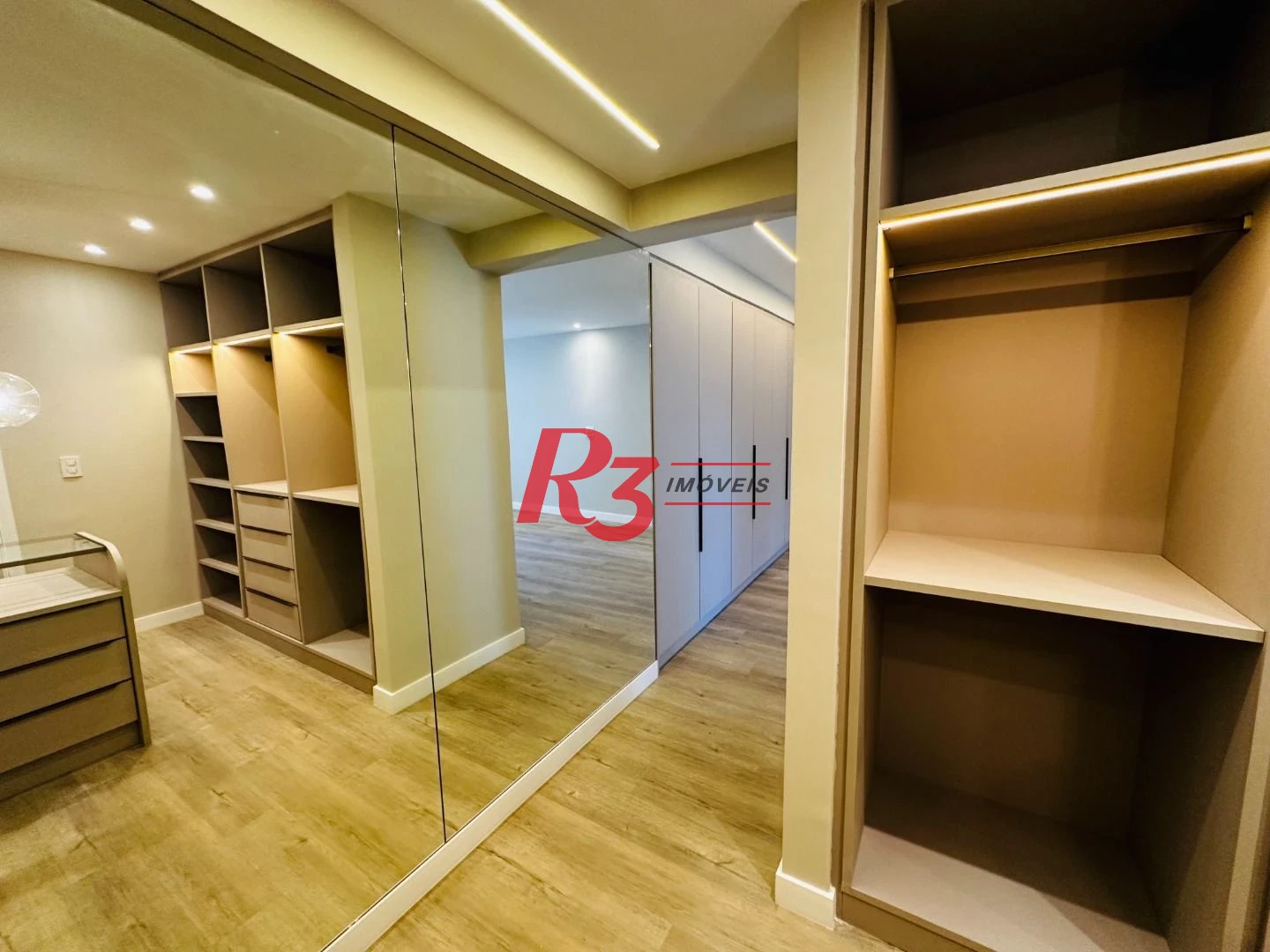 Apartamento com 4 dormitórios à venda, 283 m² por R$ 3.200.000,00 - Boqueirão - Santos/SP