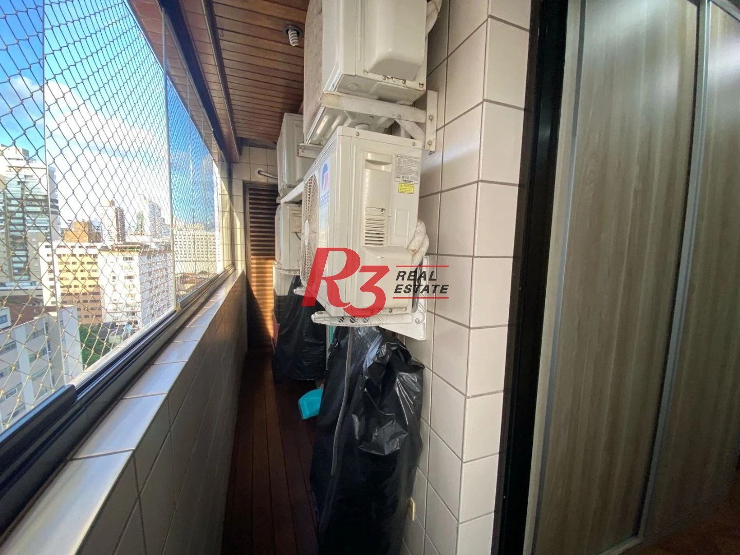 Cobertura com 3 dormitórios à venda, 245 m² por R$ 1.400.000,00 - Gonzaga - Santos/SP