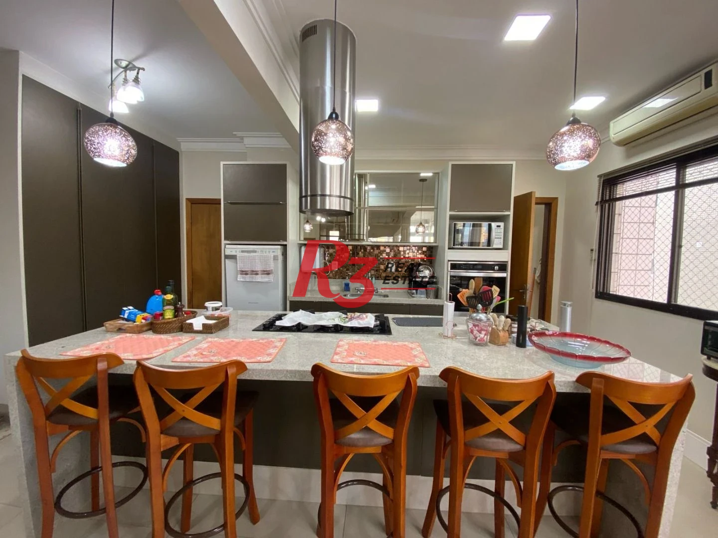 Cobertura com 3 dormitórios à venda, 245 m² por R$ 1.400.000,00 - Gonzaga - Santos/SP