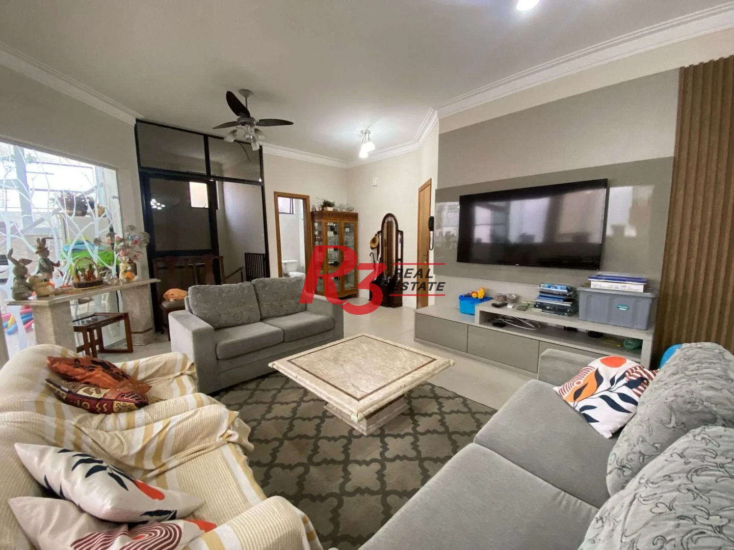 Cobertura com 3 dormitórios à venda, 245 m² por R$ 1.400.000,00 - Gonzaga - Santos/SP