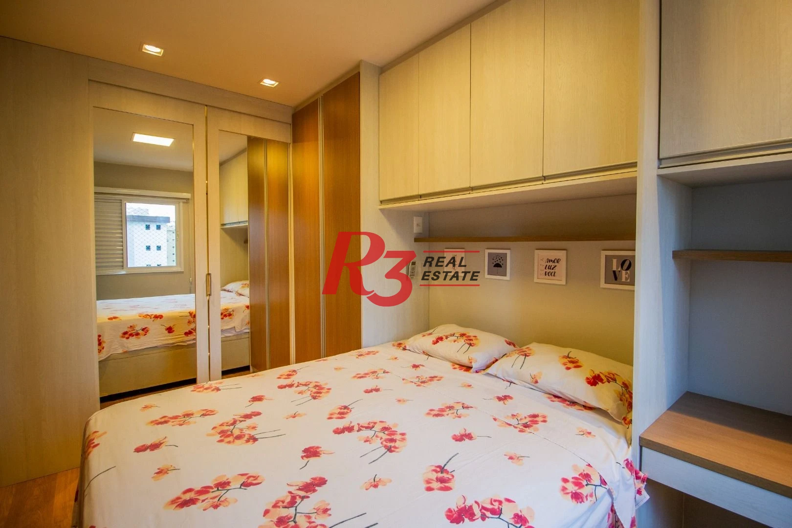 Apartamento com 2 dormitórios para alugar, 74 m² por R$ 6.600,00/mês - Gonzaga - Santos/SP