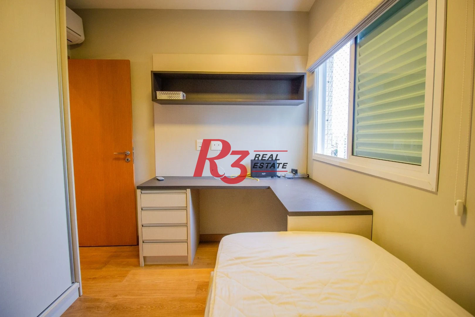 Apartamento com 2 dormitórios para alugar, 74 m² por R$ 6.600,00/mês - Gonzaga - Santos/SP