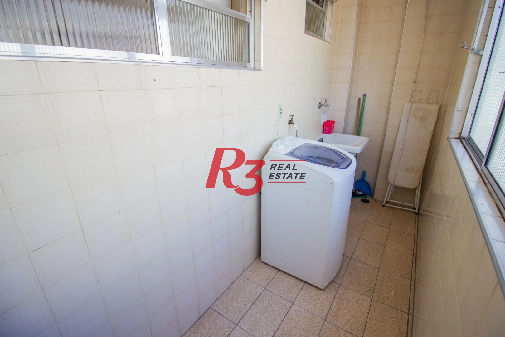 Apartamento com 1 dormitório para alugar, 60 m² por R$ 3.000,00/mês - Gonzaga - Santos/SP
