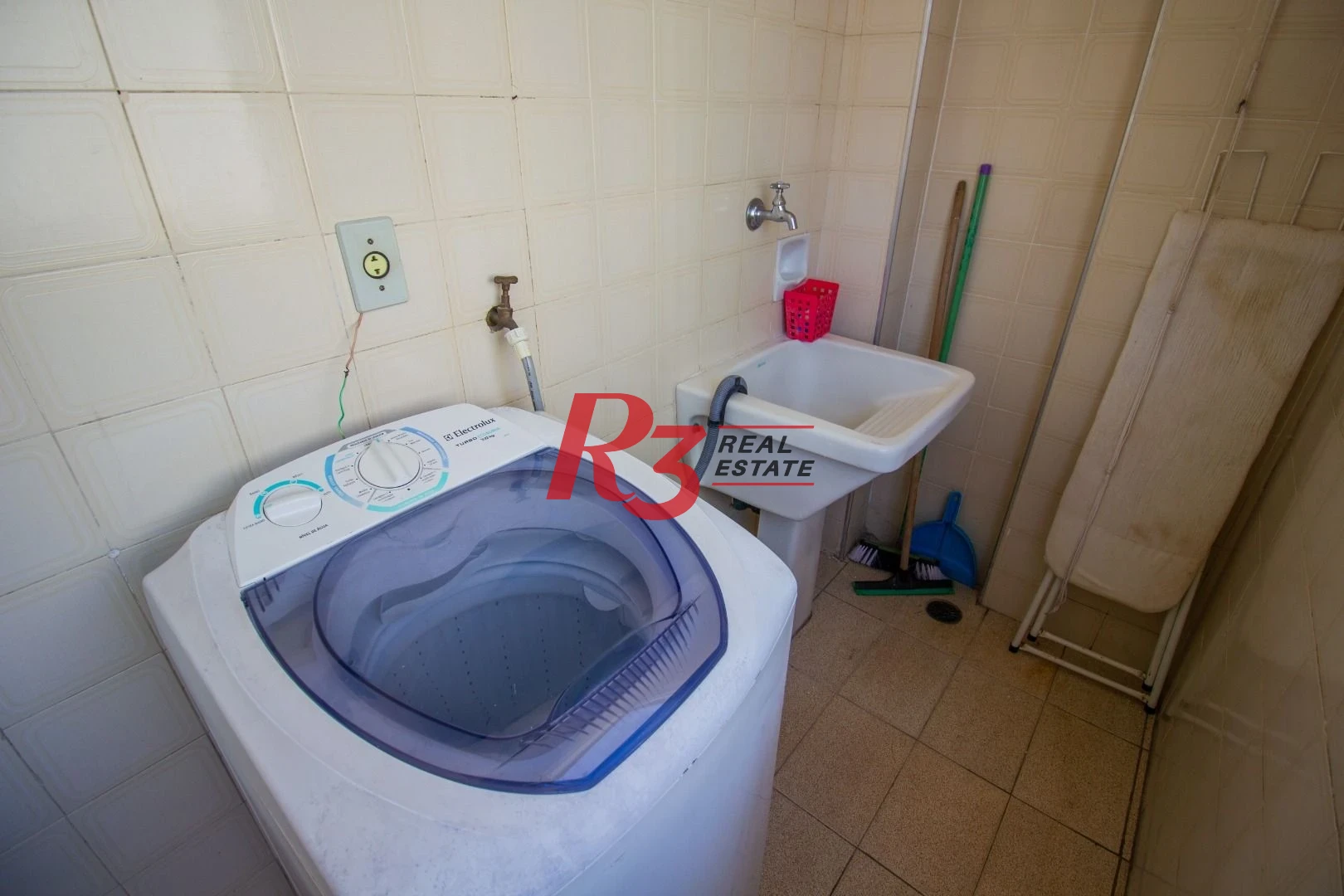Apartamento com 1 dormitório para alugar, 60 m² por R$ 3.000,00/mês - Gonzaga - Santos/SP