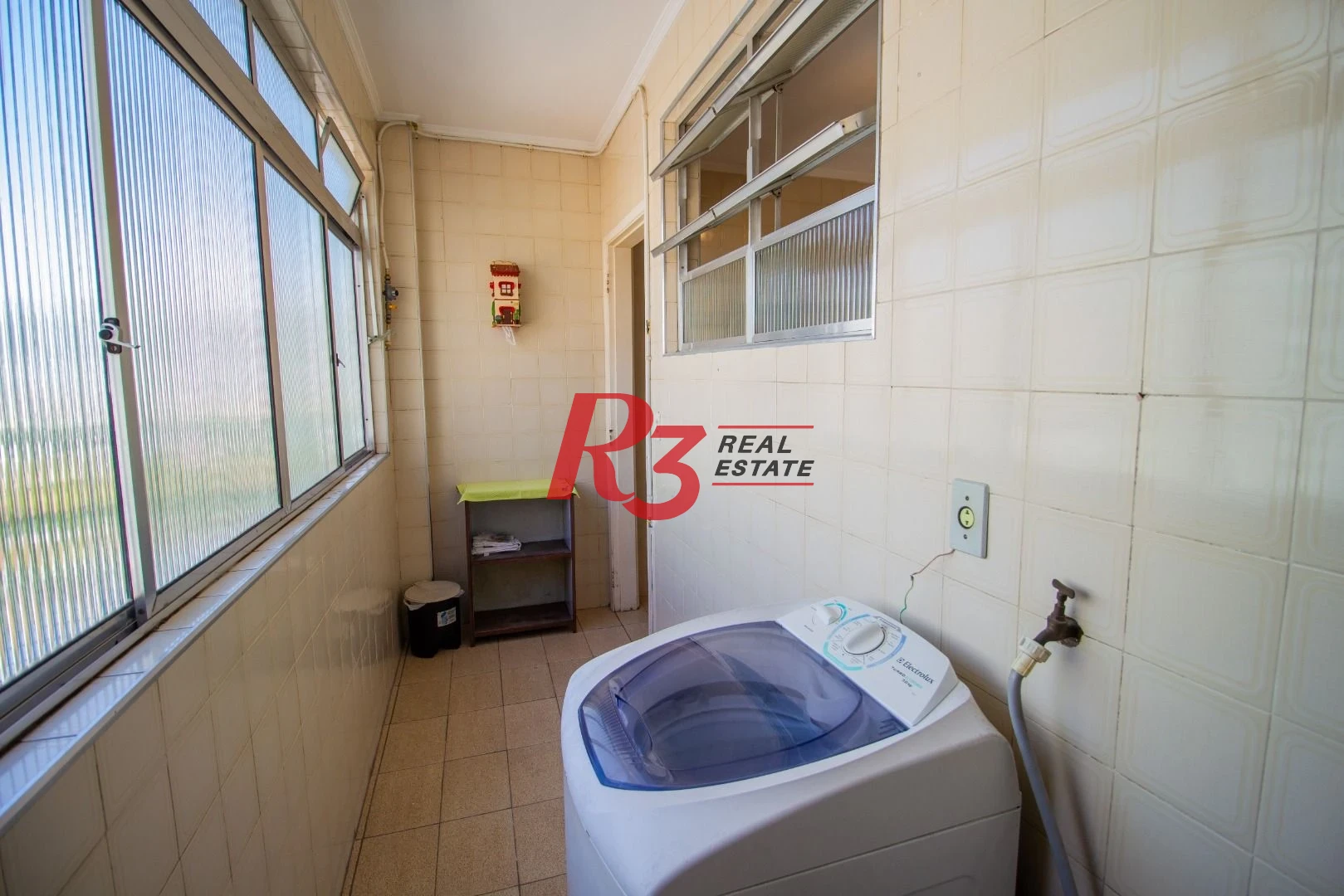 Apartamento com 1 dormitório para alugar, 60 m² por R$ 3.000,00/mês - Gonzaga - Santos/SP