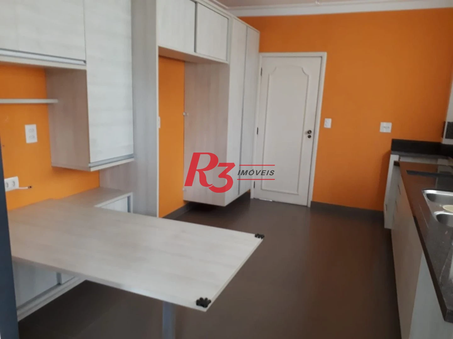 Apartamento com 3 dormitórios à venda, 211 m² por R$ 1.600.000,00 - Boqueirão - Santos/SP