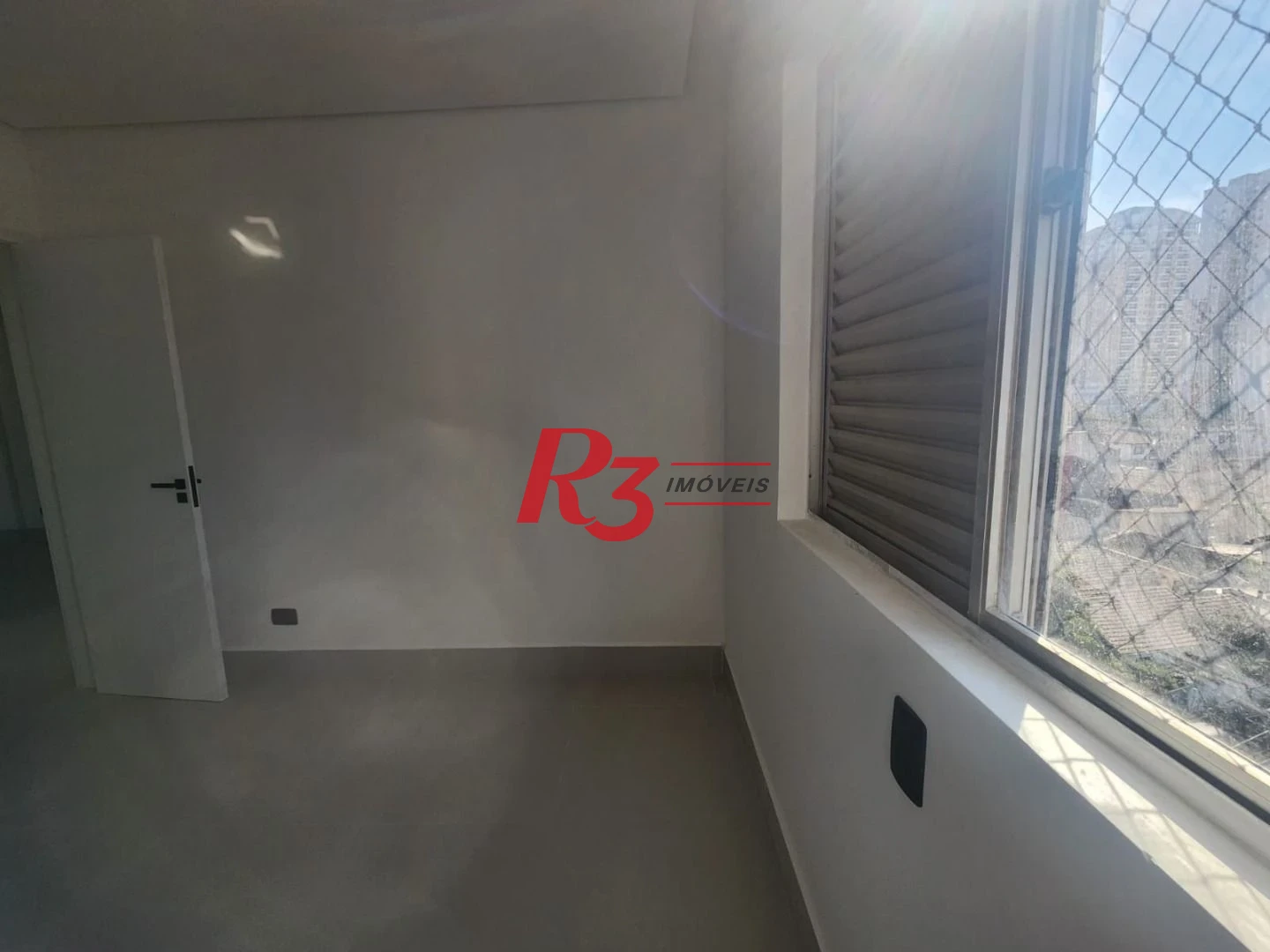 Apartamento com 3 dormitórios à venda, 68 m² por R$ 680.000,00 - Ponta da Praia - Santos/SP