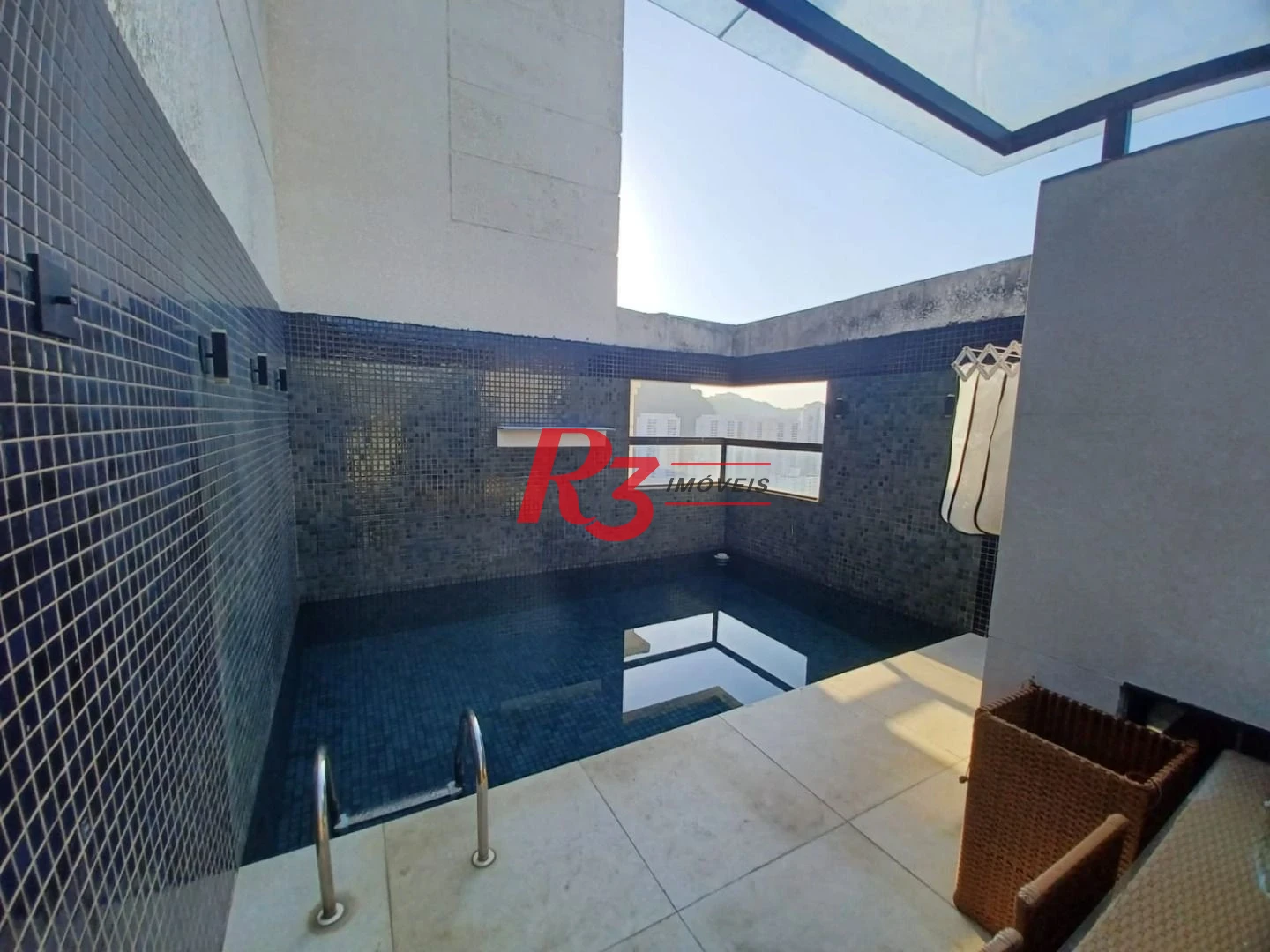 Cobertura duplex, 04 dormitórios, 2 suítes, piscina particular e lazer completo no prédio
