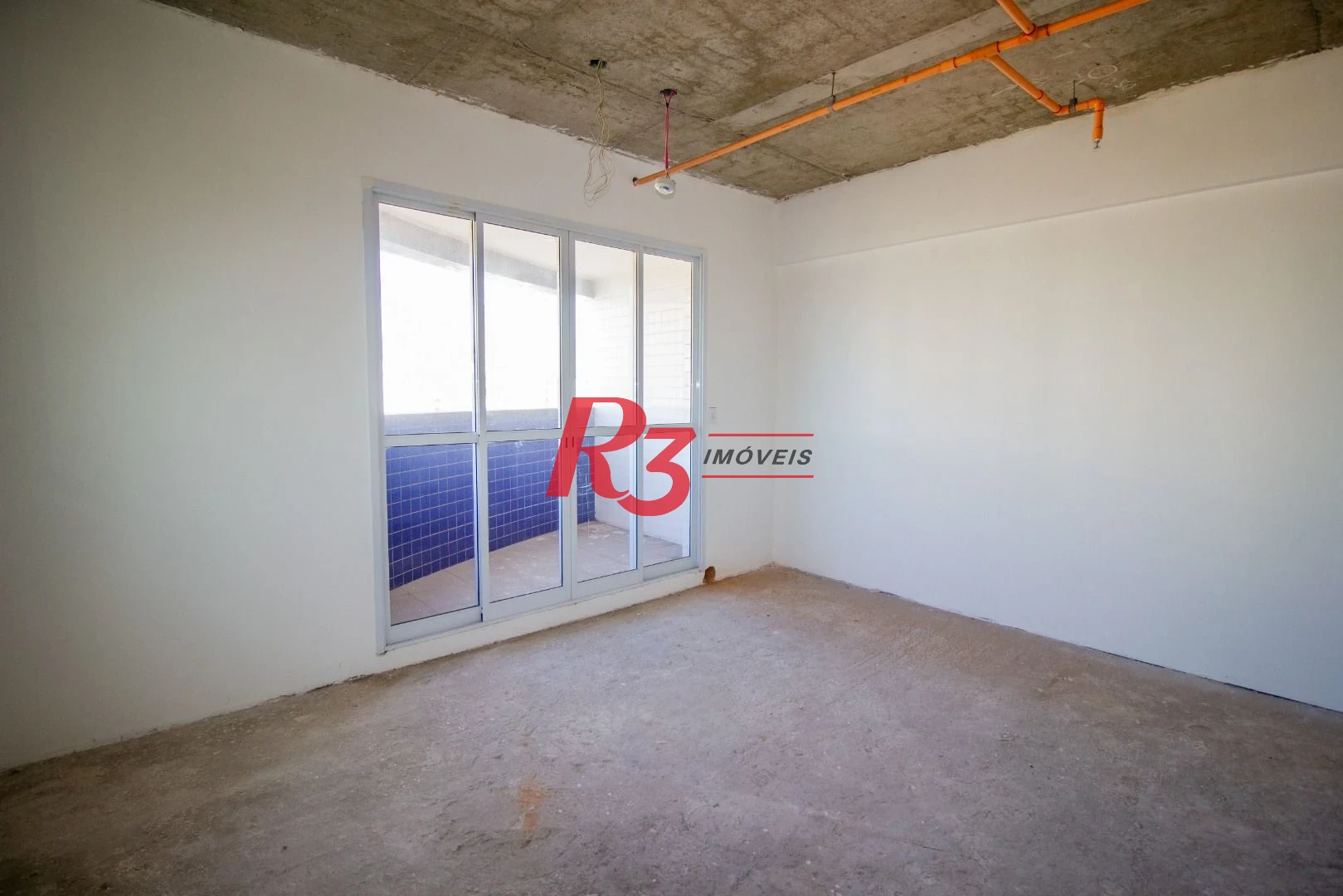 Oportunidade à venda na POnta da Praia, sala coml. em prédio moderno, novinho!! Oportunidade!!!!
