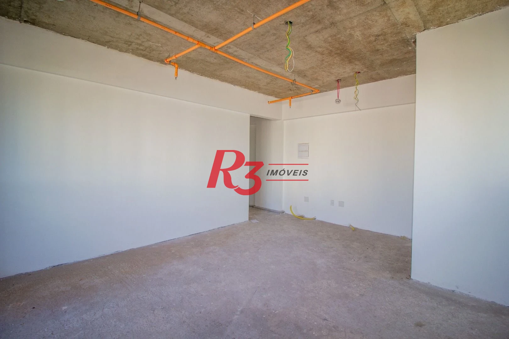 Oportunidade à venda na POnta da Praia, sala coml. em prédio moderno, novinho!! Oportunidade!!!!