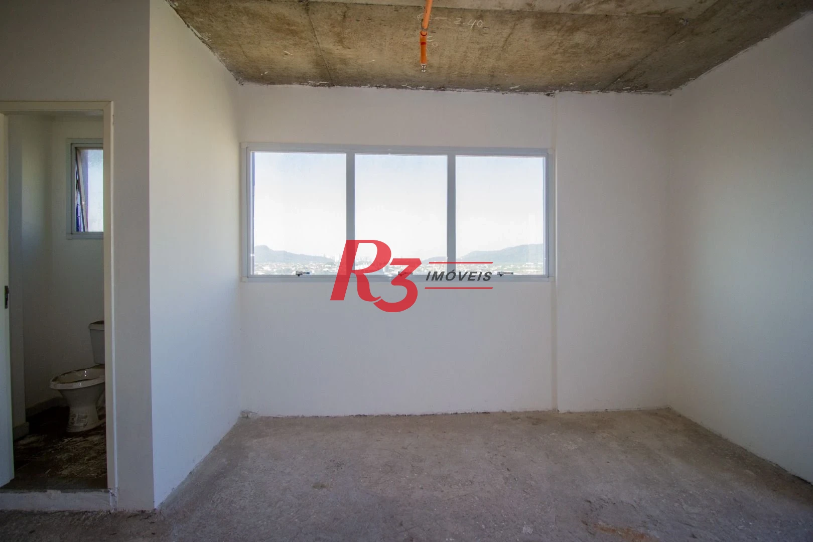 Oportunidade à venda na POnta da Praia, sala coml. em prédio moderno, novinho!! Oportunidade!!!!