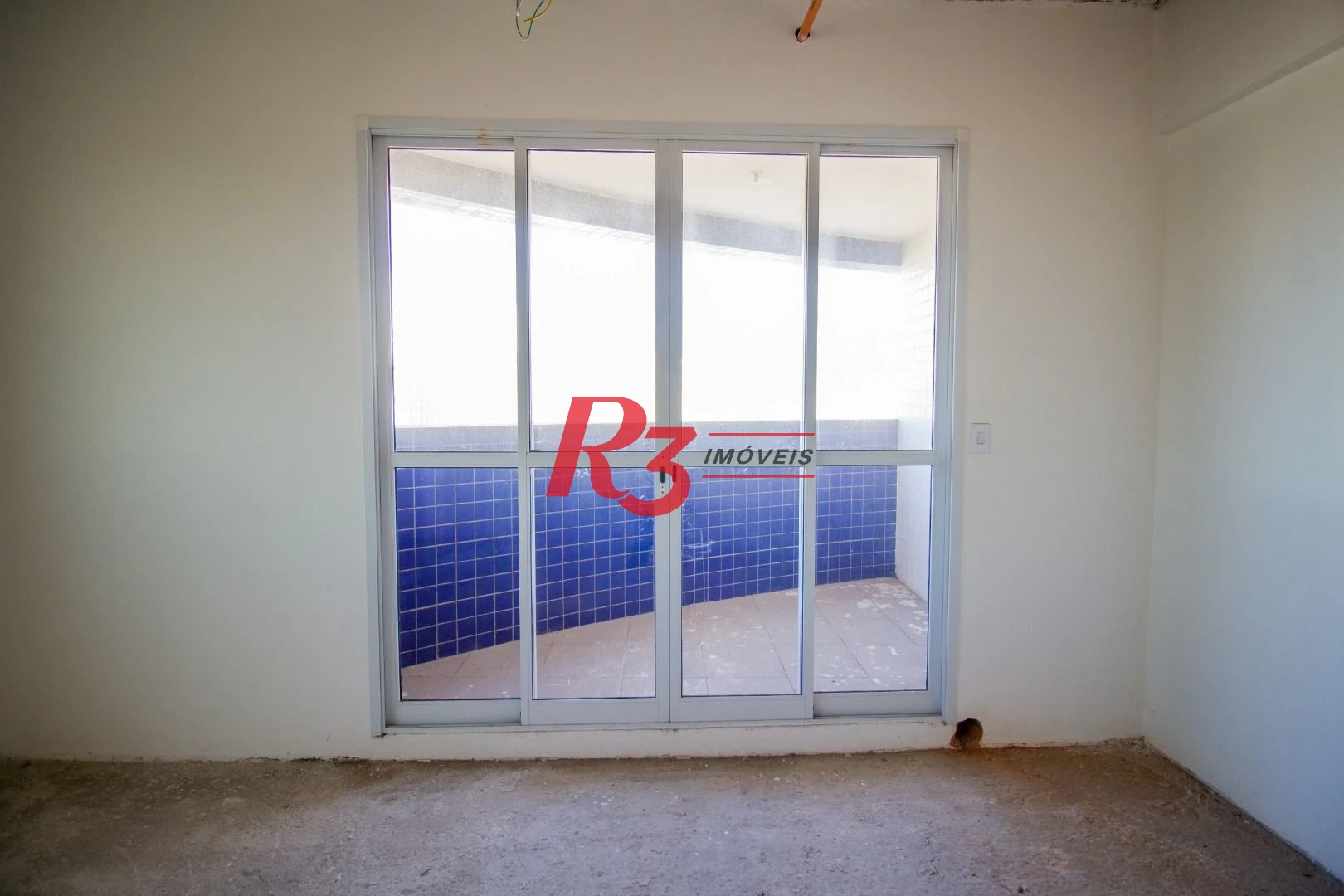 Oportunidade à venda na POnta da Praia, sala coml. em prédio moderno, novinho!! Oportunidade!!!!