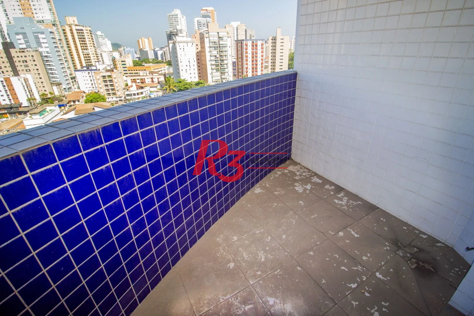 Oportunidade à venda na POnta da Praia, sala coml. em prédio moderno, novinho!! Oportunidade!!!!