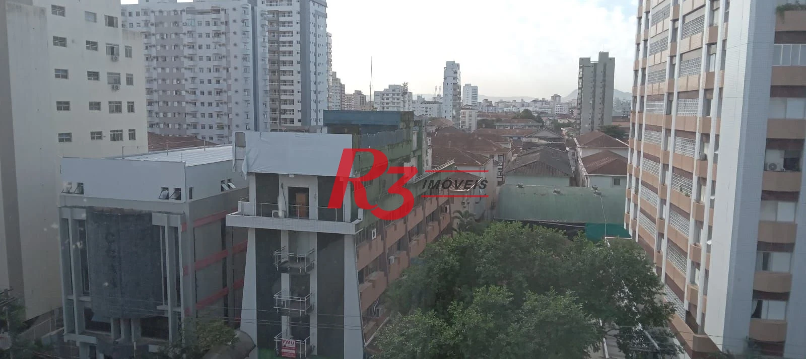 R3 REAL ESTATE VENDE! Sala comercial com 110 m² por R$ 550.000 - Boqueirão - Santos/SP