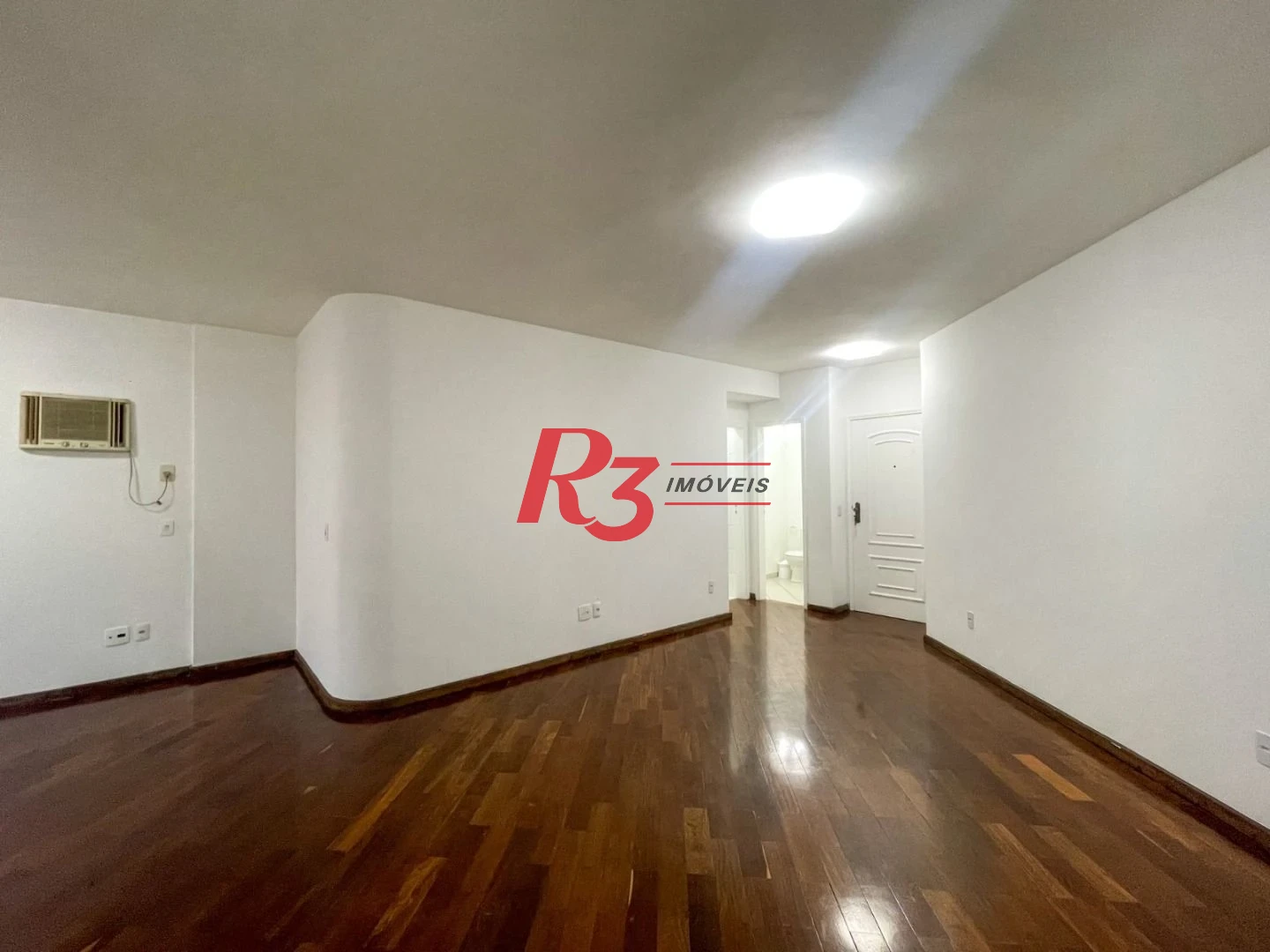 Apartamento com 2 dormitórios à venda, 106 m² por R$ 830.000,00 - Ponta da Praia - Santos/SP