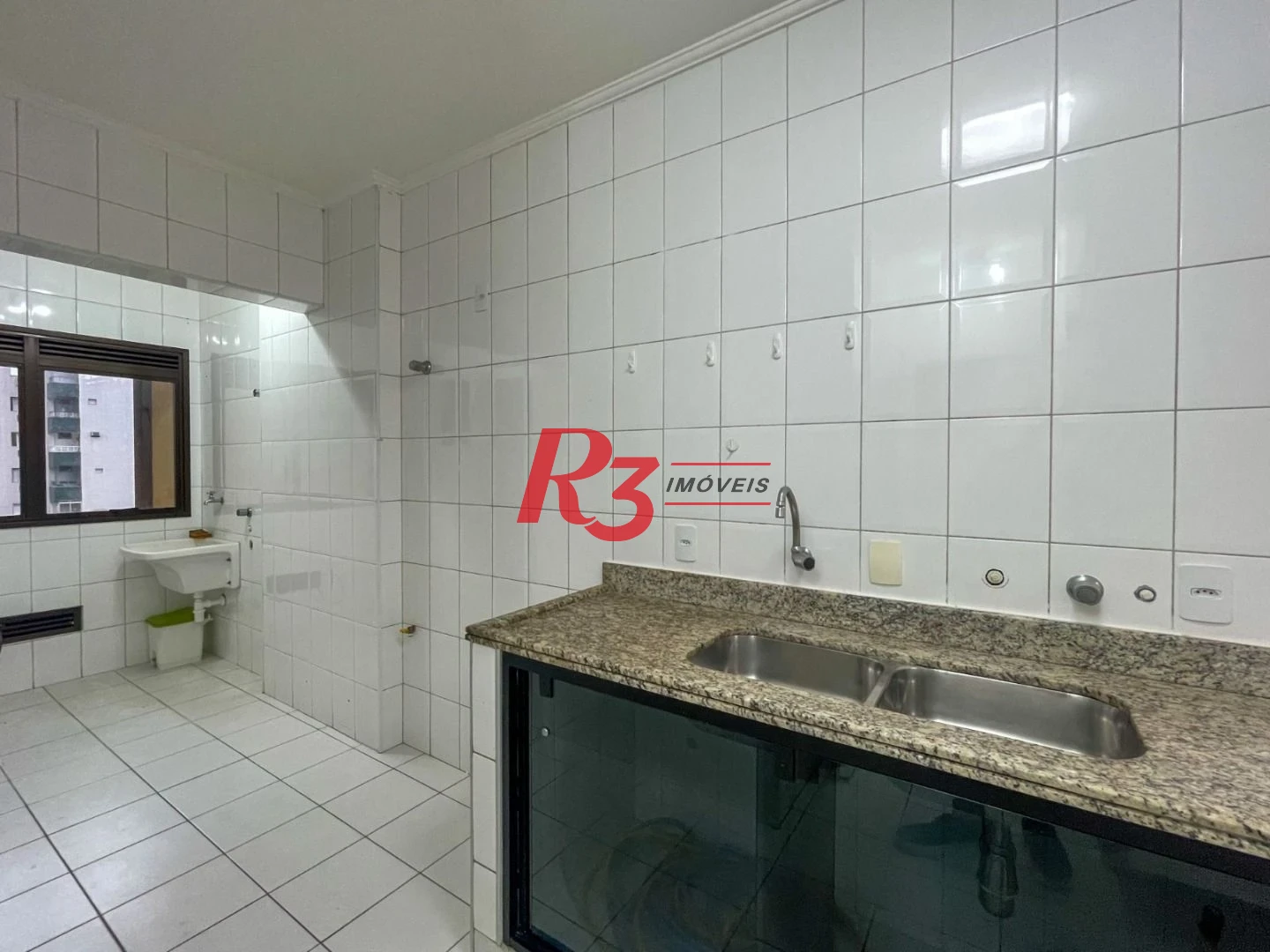 Apartamento com 2 dormitórios à venda, 106 m² por R$ 830.000,00 - Ponta da Praia - Santos/SP