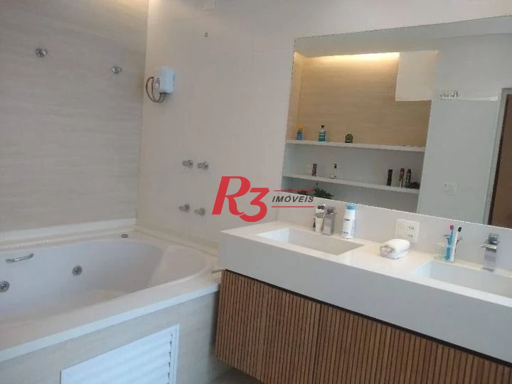 Sobrado com 4 dormitórios, 350 m² - venda por R$ 3.400.000,00 ou aluguel por R$ 30.600,00/mês - Pompéia - Santos/SP