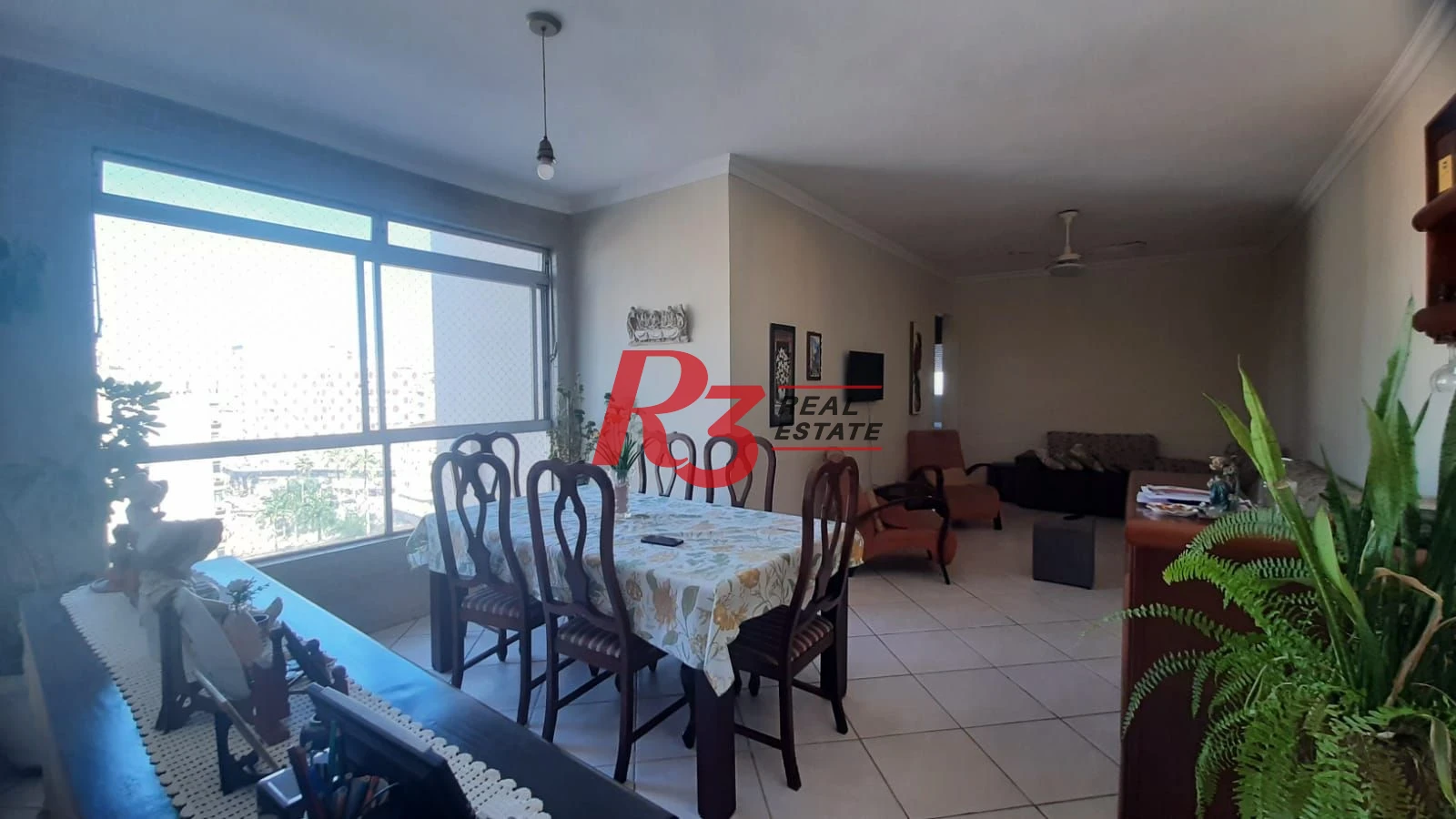 Apartamento à venda, 3 quartos (1 suite), 1 vaga, Gonzaga em Santos SP