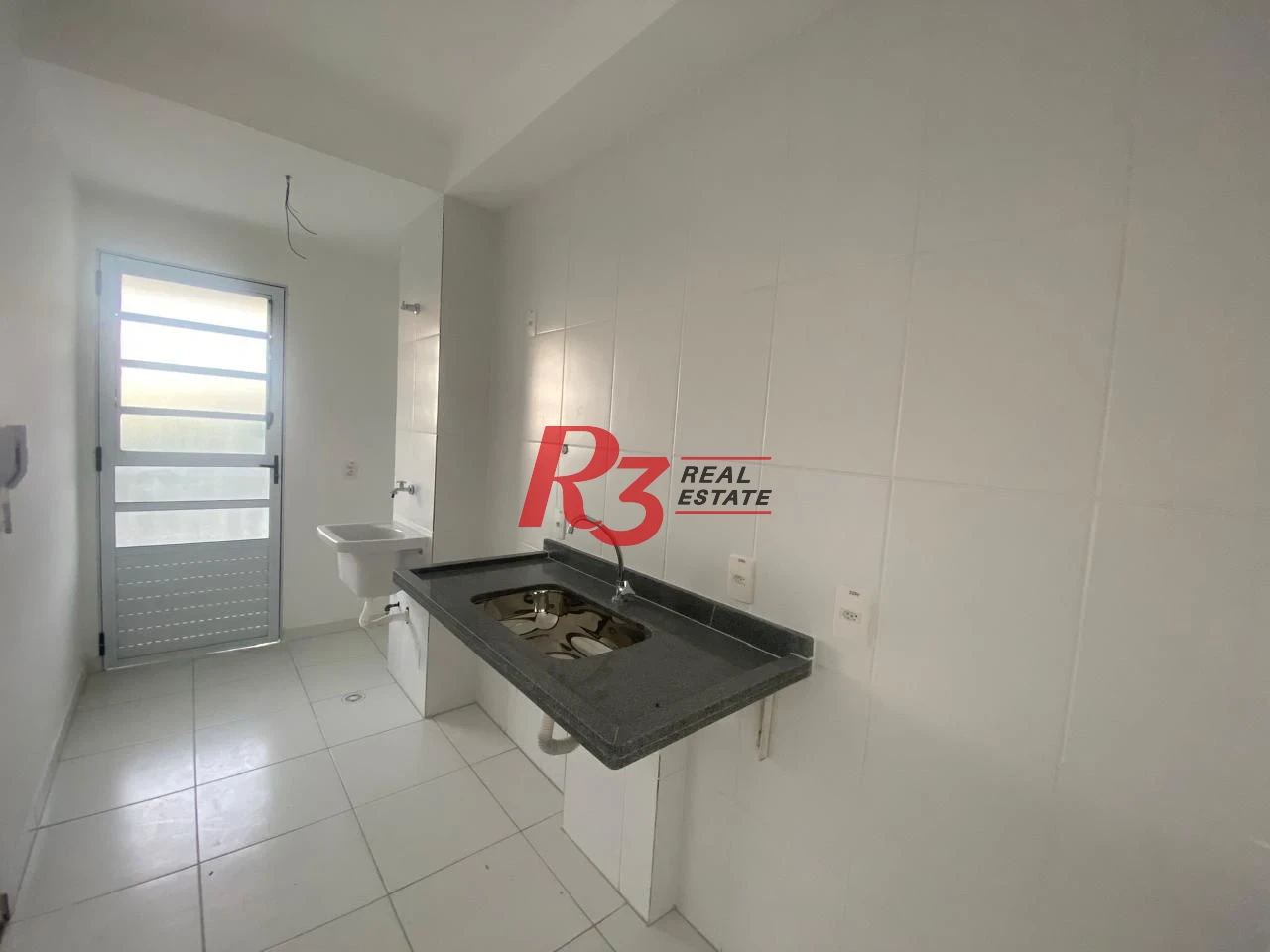 Apartamento com 2 dormitórios à venda, 52 m² por R$ 350.000,00 - Morro de Nova Cintra - Santos/SP