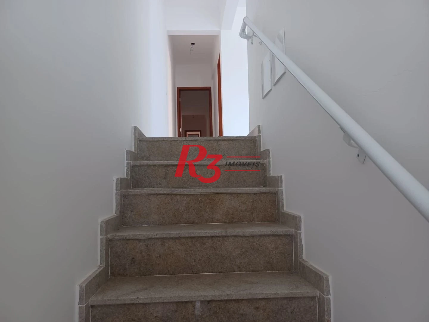Casa com 3 dormitórios, 1 suíte à venda, 150 m² por - Estuário - Santos/SP