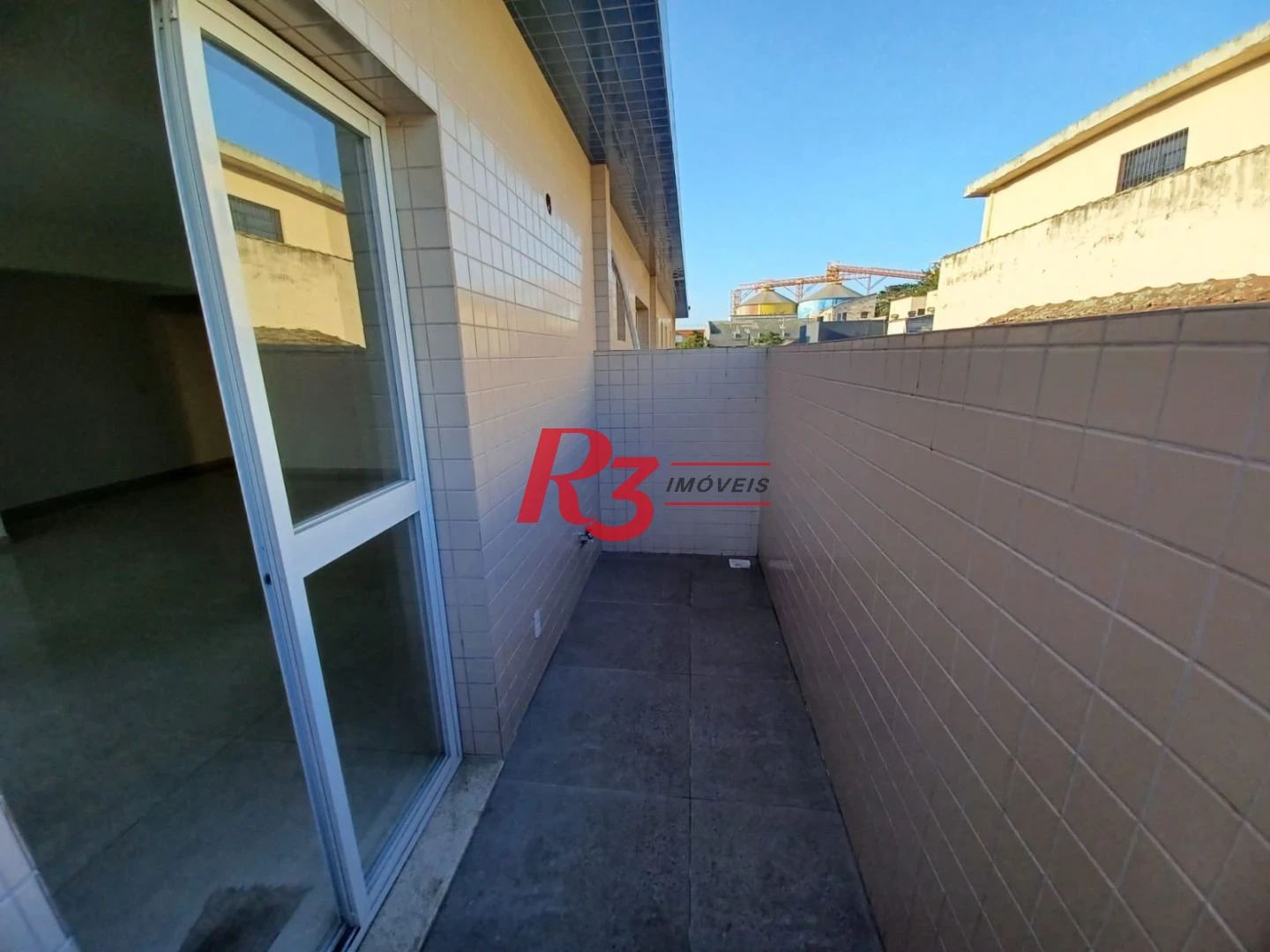 Casa com 3 dormitórios, 1 suíte à venda, 150 m² por - Estuário - Santos/SP