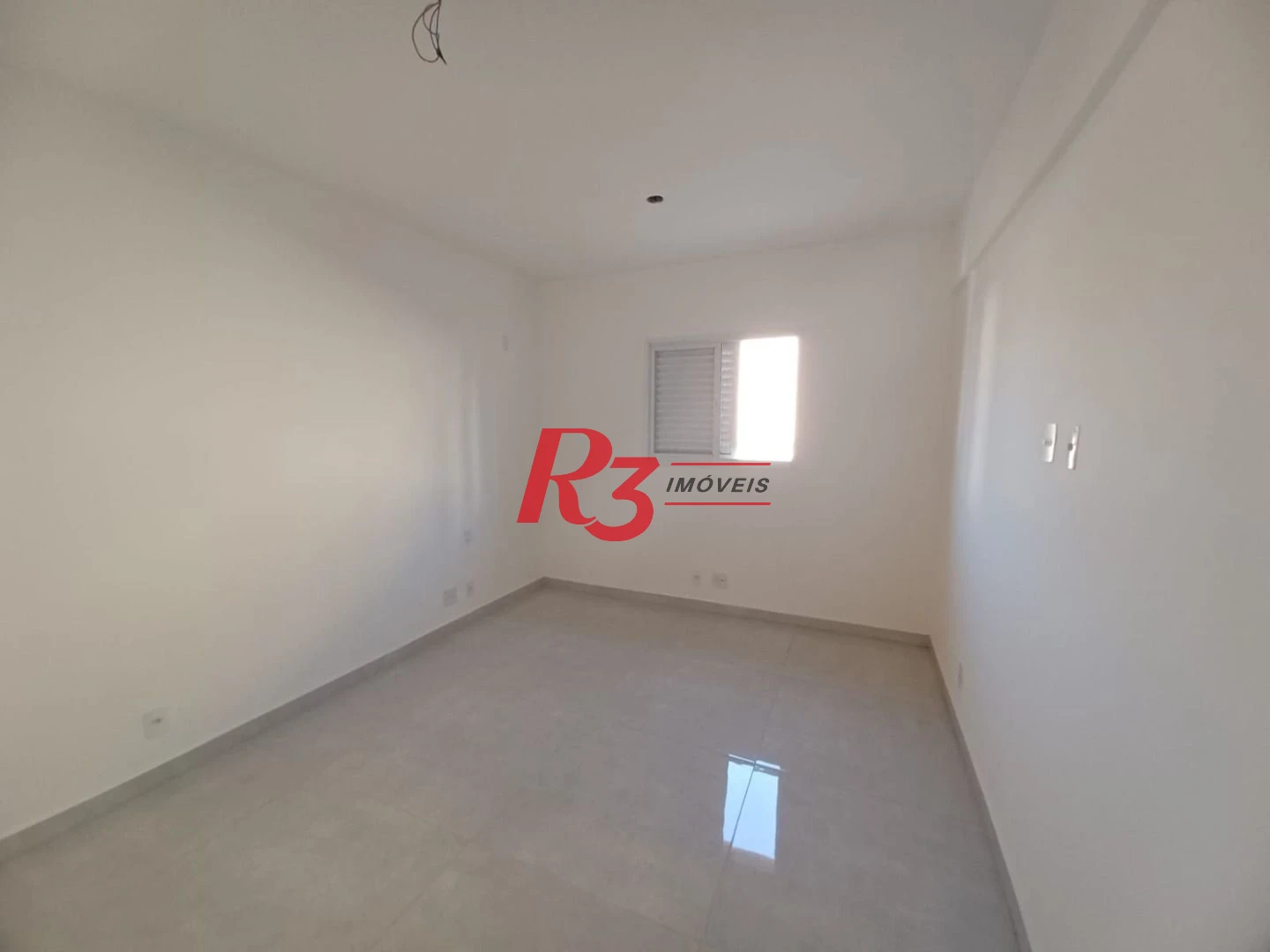 Casa com 3 dormitórios, 1 suíte à venda, 150 m² por - Estuário - Santos/SP