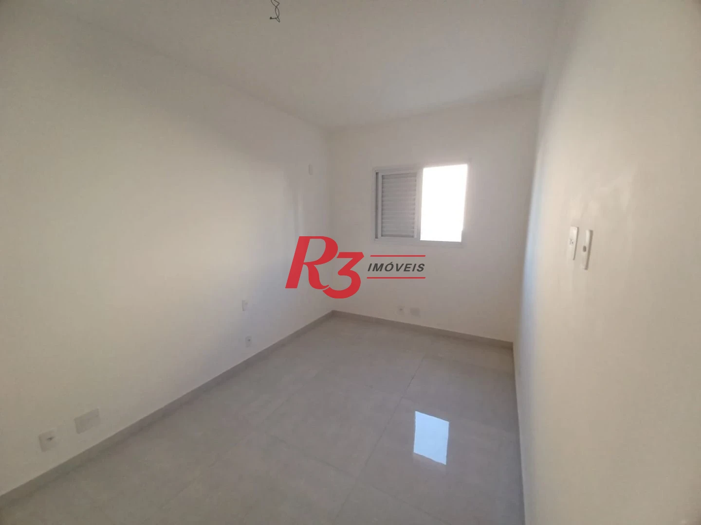 Casa com 3 dormitórios, 1 suíte à venda, 150 m² por - Estuário - Santos/SP