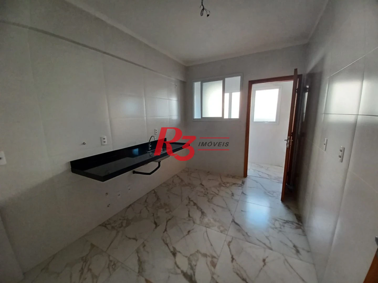 Casa com 3 dormitórios, 1 suíte à venda, 150 m² por - Estuário - Santos/SP