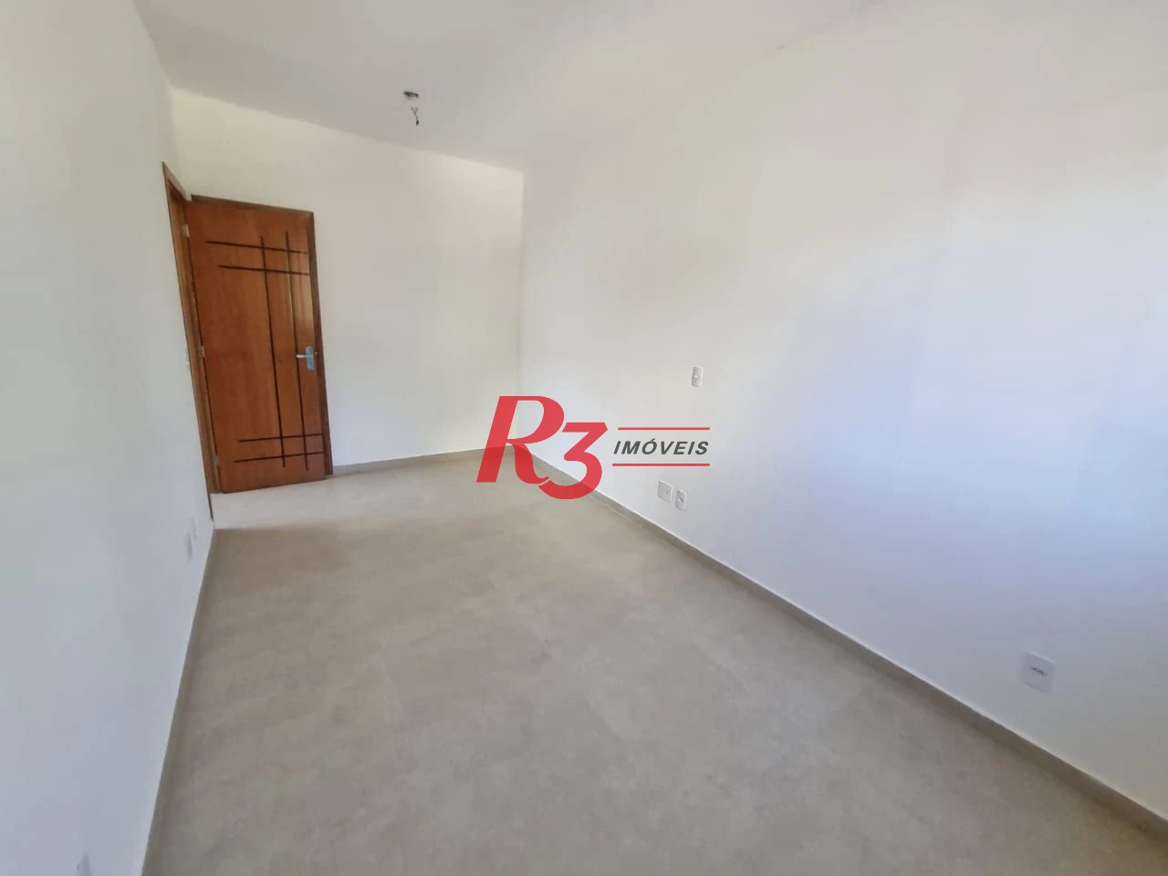 Excelente sobrado à venda na Vila Belmiro, com 140 m² de área construída, 3 suítes, ampla sala, piscina e churrasqueira!!! Oportunidade!