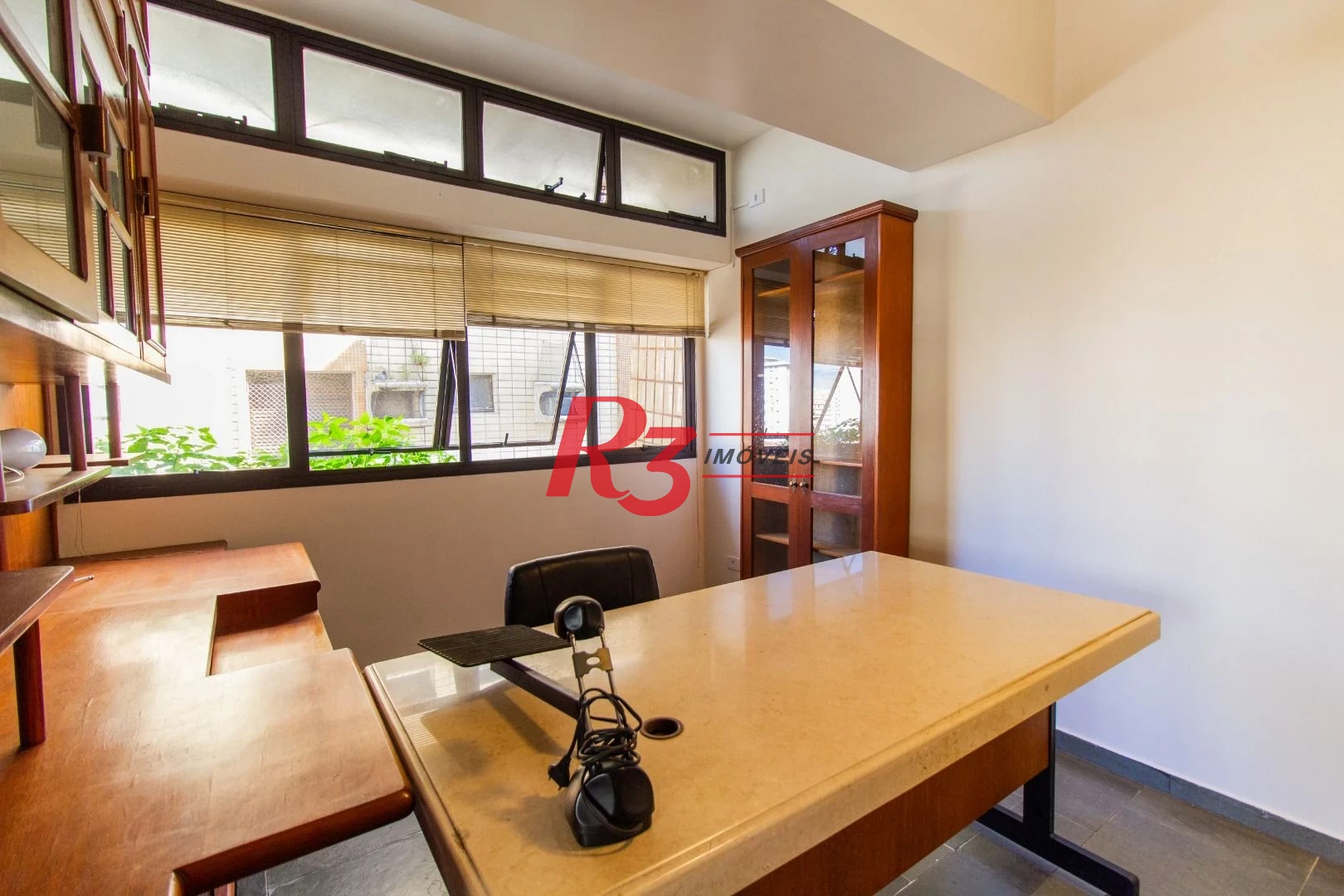 Conjunto para alugar, 70 m² por R$ 4.251,00/mês - Gonzaga - Santos/SP