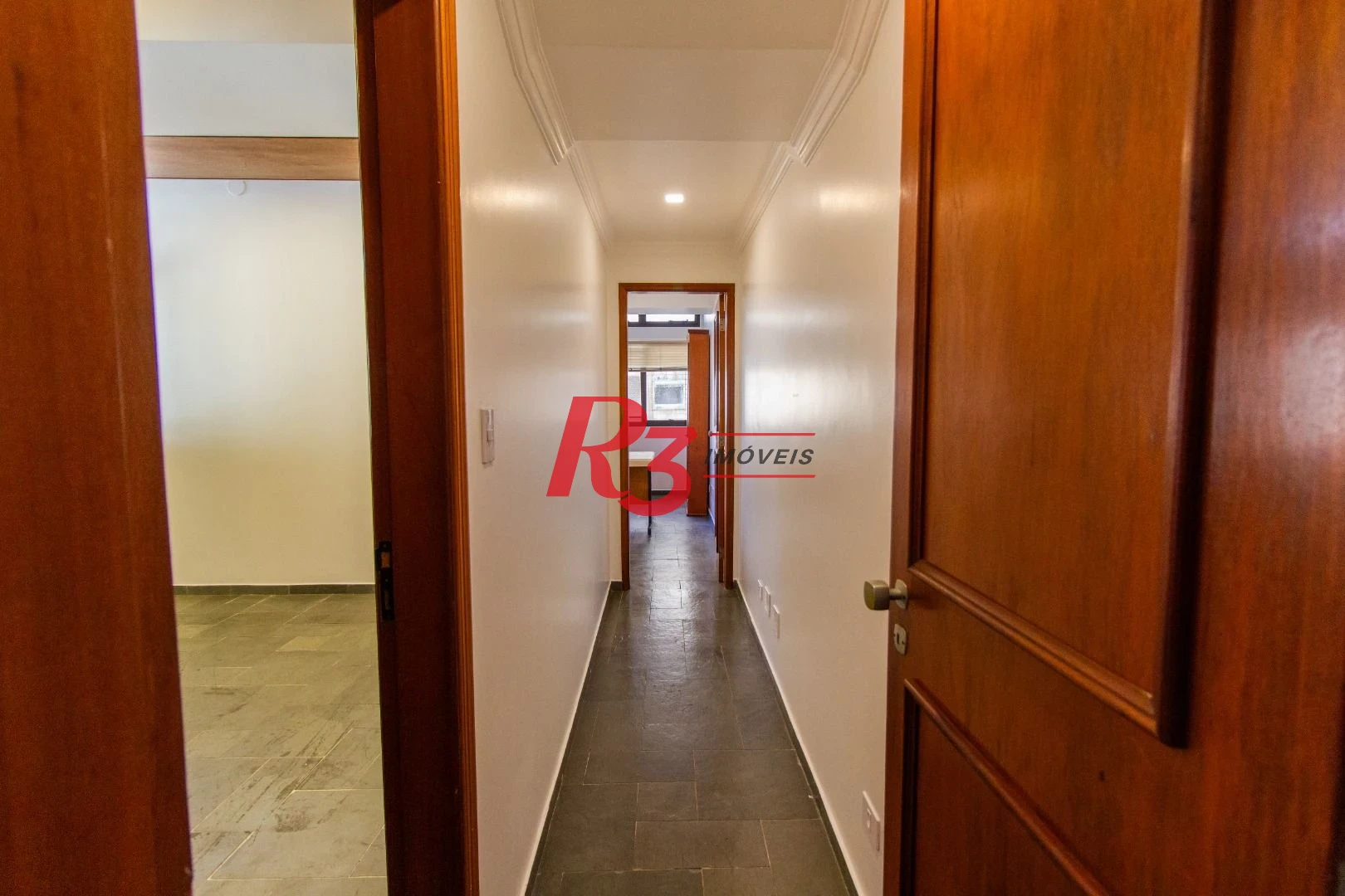 Conjunto para alugar, 70 m² por R$ 4.251,00/mês - Gonzaga - Santos/SP
