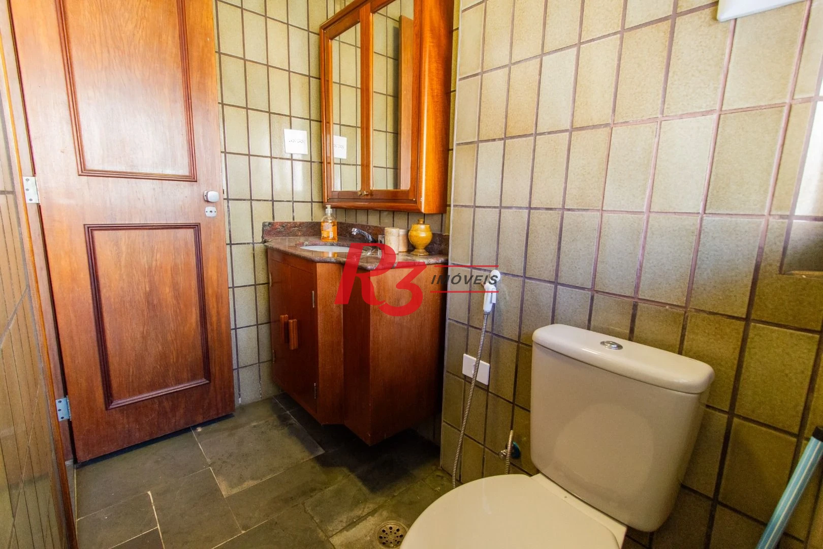 Conjunto para alugar, 70 m² por R$ 4.251,00/mês - Gonzaga - Santos/SP