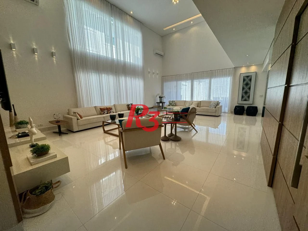 Casa com 6 dormitórios à venda, 476 m² por R$ 5.700.000,00 - Acapulco - Guarujá/SP