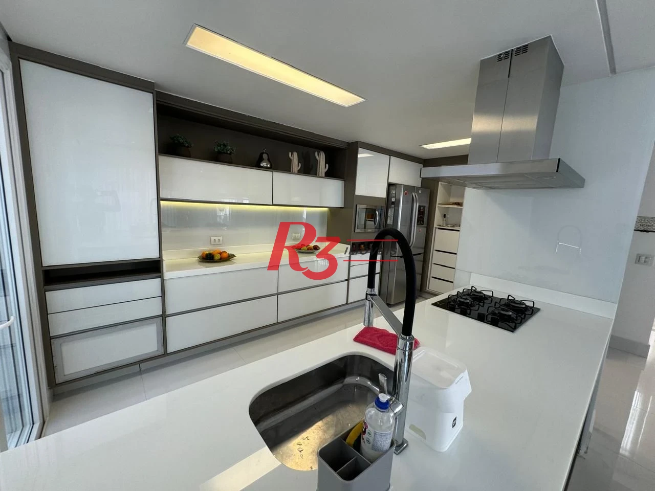 Casa com 6 dormitórios à venda, 476 m² por R$ 5.700.000,00 - Acapulco - Guarujá/SP