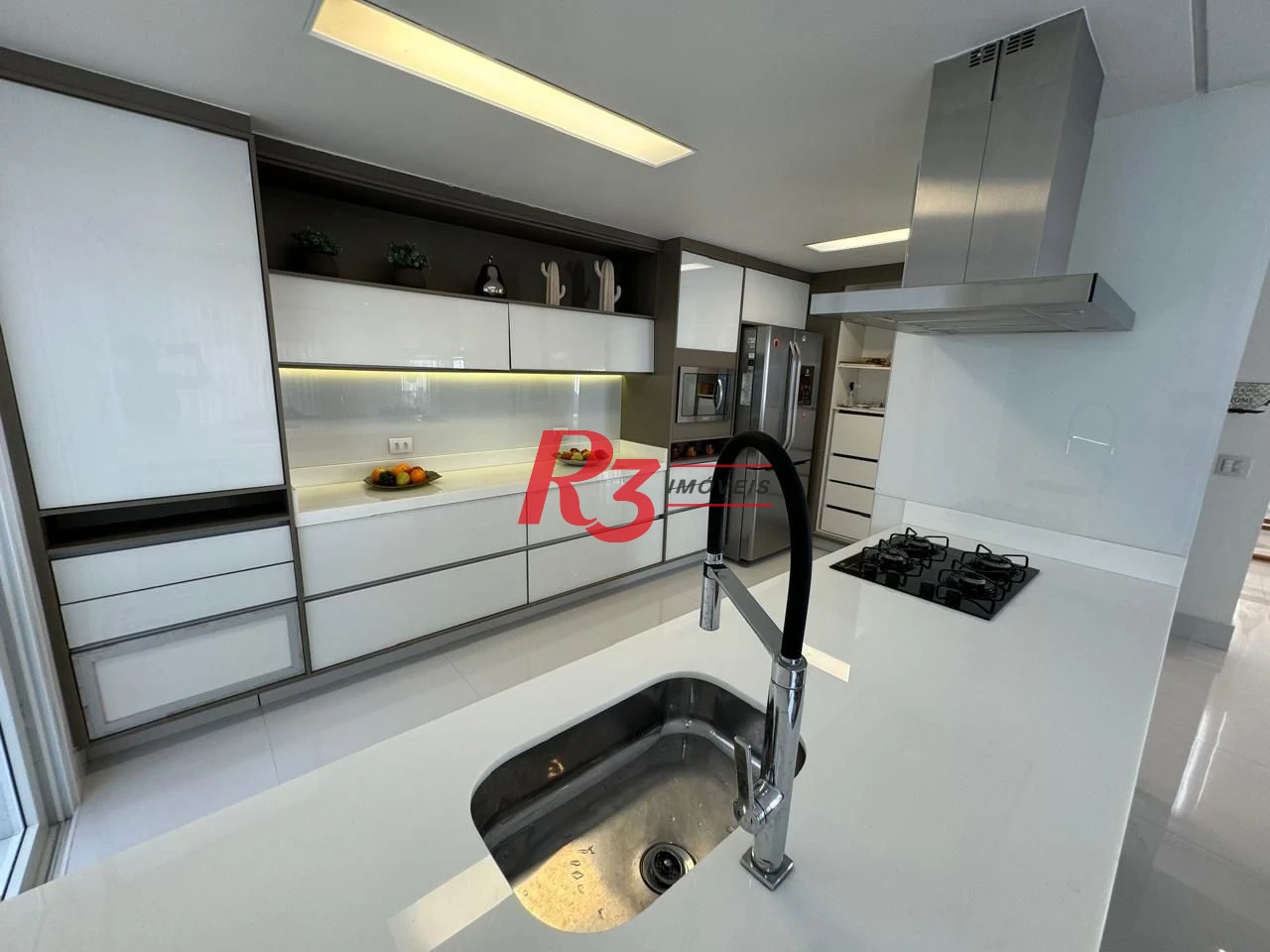 Casa com 6 dormitórios à venda, 476 m² por R$ 5.700.000,00 - Acapulco - Guarujá/SP