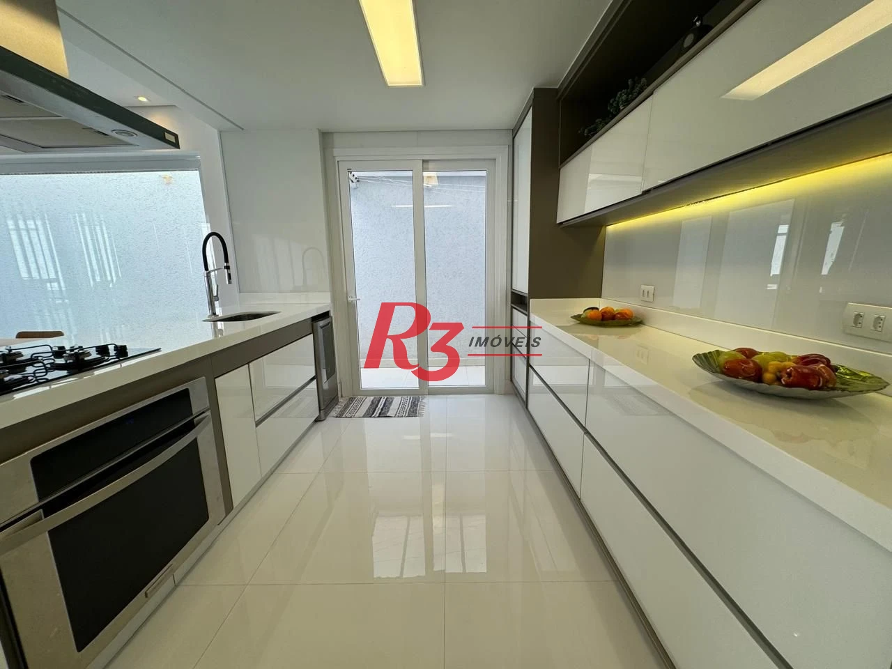 Casa com 6 dormitórios à venda, 476 m² por R$ 5.700.000,00 - Acapulco - Guarujá/SP